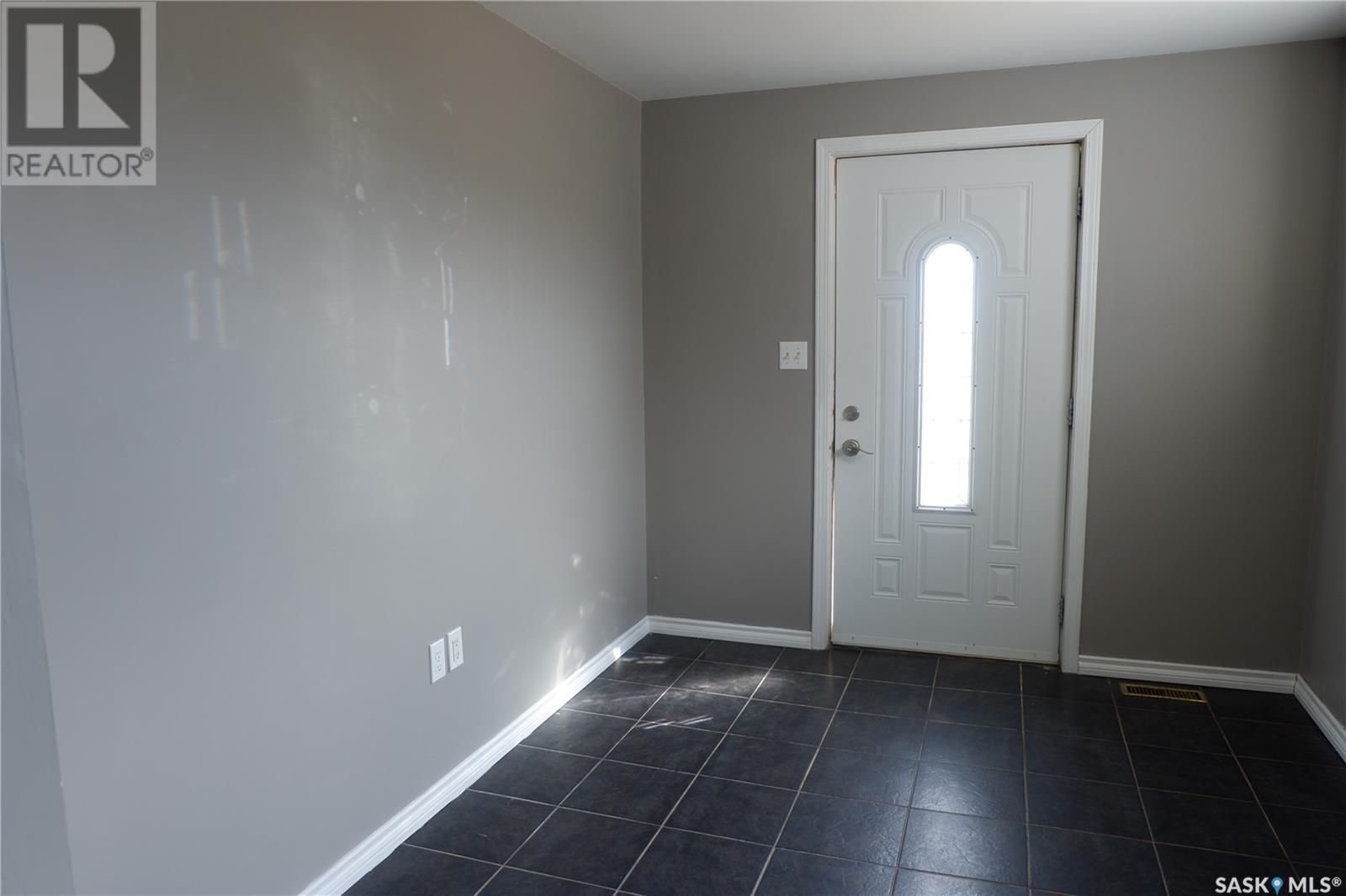 600 Railway Avenue W, Assiniboia, Saskatchewan  S0H 0B0 - Photo 20 - SK002033