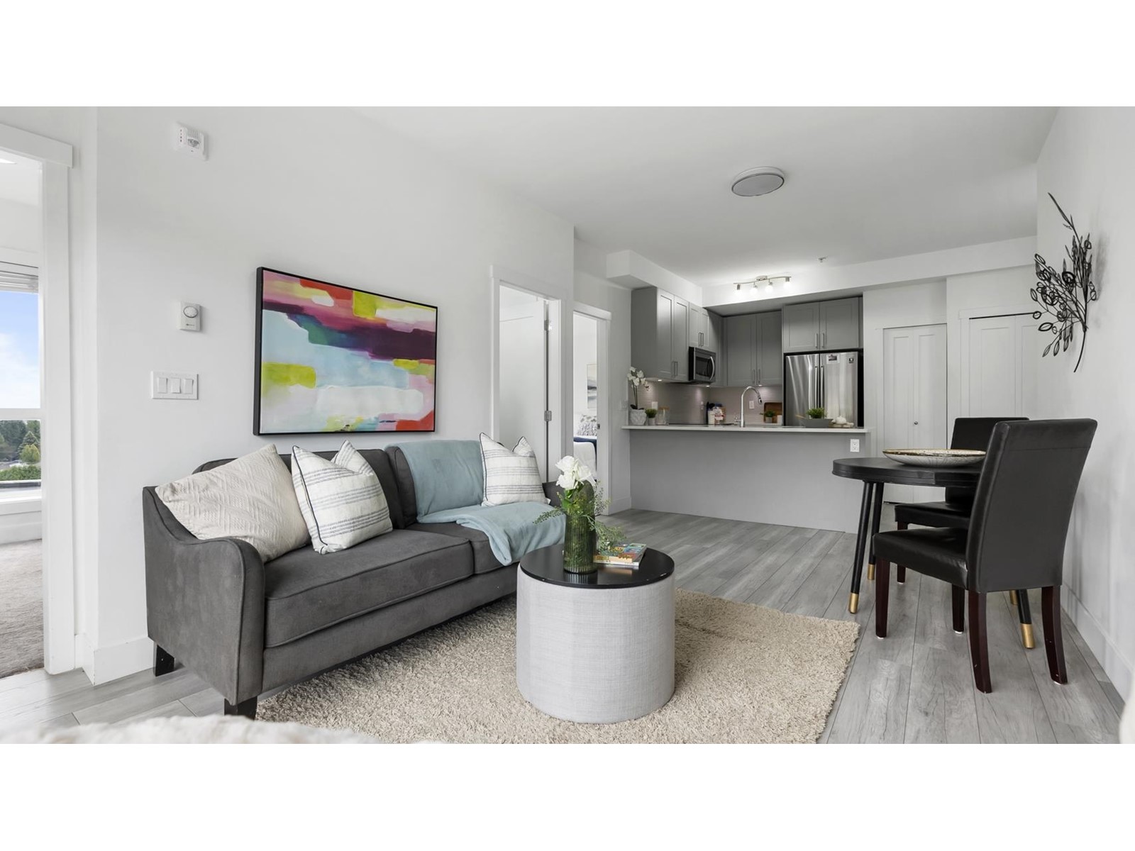 608 13978 Fraser Highway, Surrey, British Columbia  V3T 0P2 - Photo 3 - R2988114