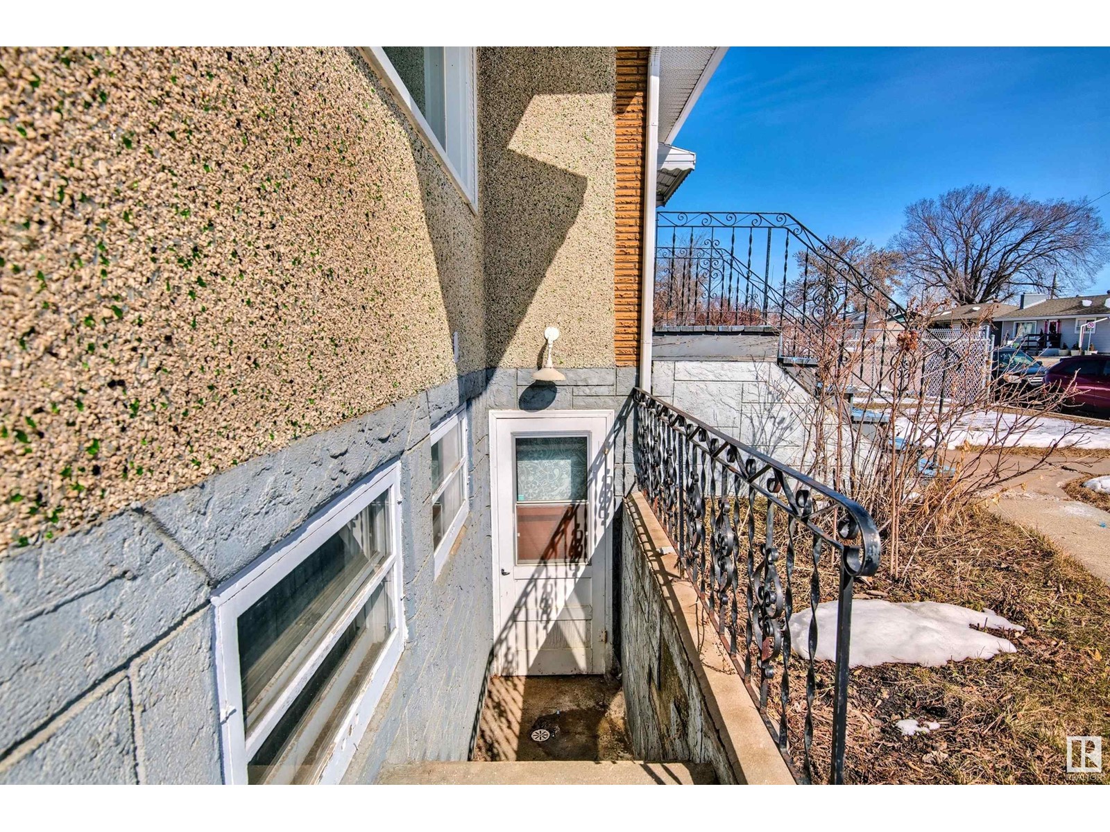 Property at 12936 62 ST NW image 4