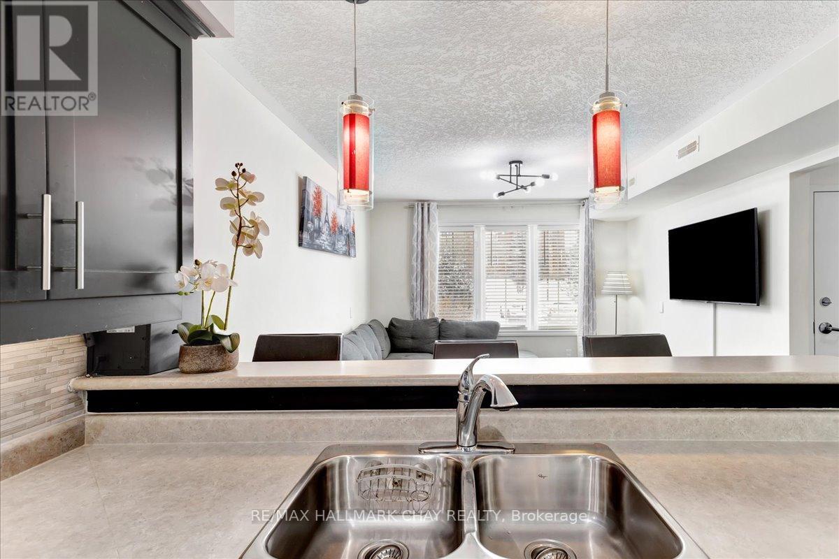 1 - 57 Ferndale Drive S, Barrie (Ardagh), Ontario  L4N 5W9 - Photo 11 - S12070637
