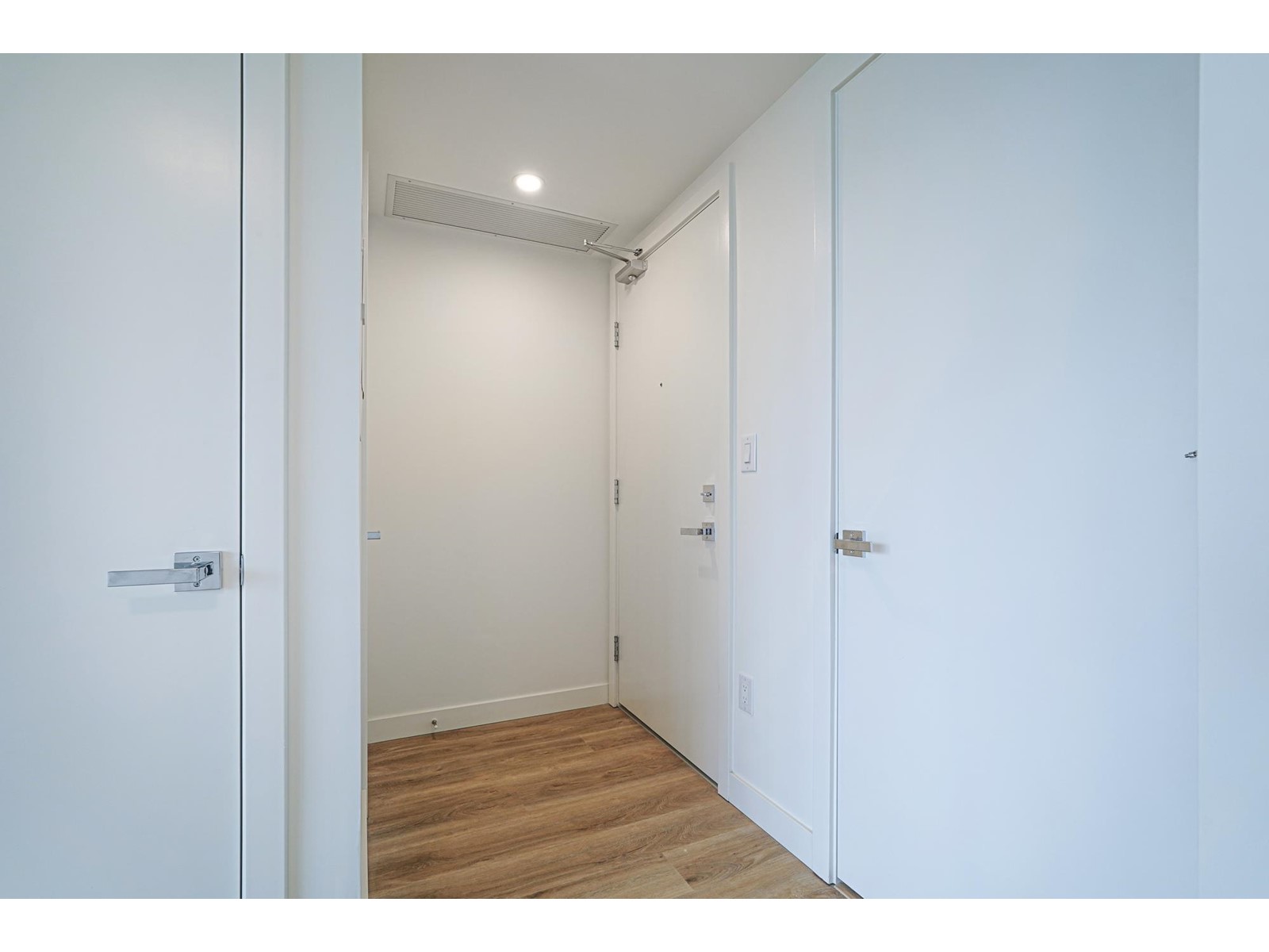 1506 9675 King George Boulevard, Surrey, British Columbia  V3T 2V3 - Photo 13 - R2972599