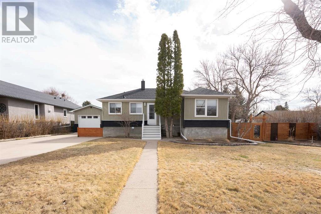 527 Dieppe Boulevard S, Lethbridge, Alberta  T1J 3X4 - Photo 1 - A2208610