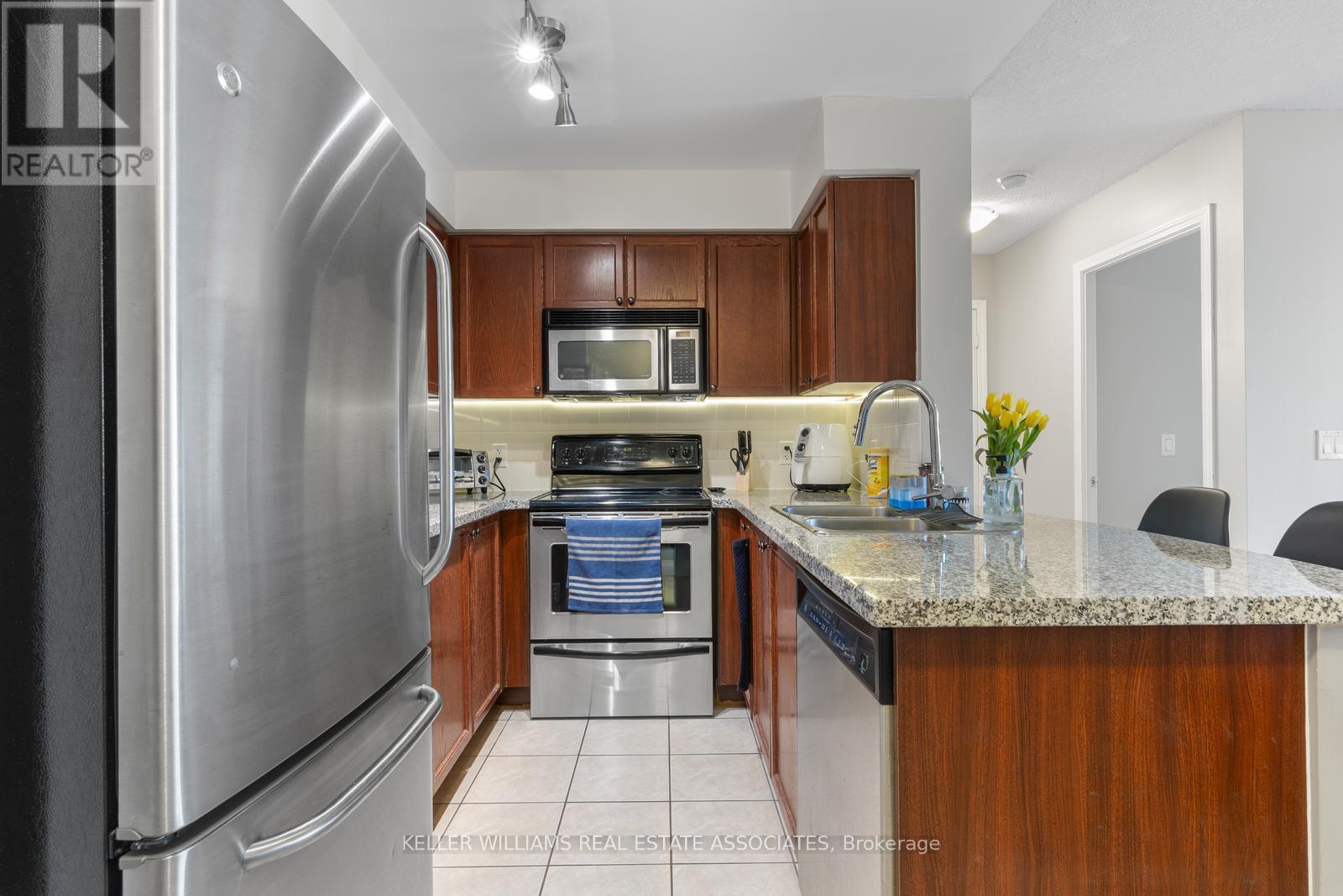 1501 - 4889 Kimbermount Avenue, Mississauga, Ontario  L5M 7R9 - Photo 11 - W12070633