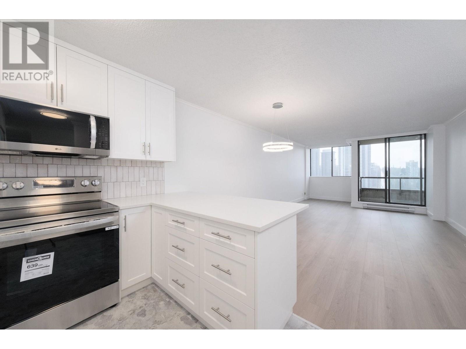 2401 3970 Carrigan Court, Burnaby, British Columbia  V3N 4S5 - Photo 4 - R2983917