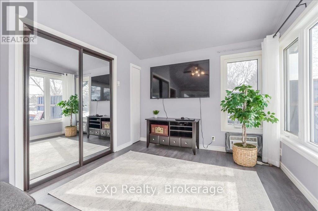 260 Strathallan Street, Centre Wellington, Ontario  N1M 3L5 - Photo 18 - X12066612