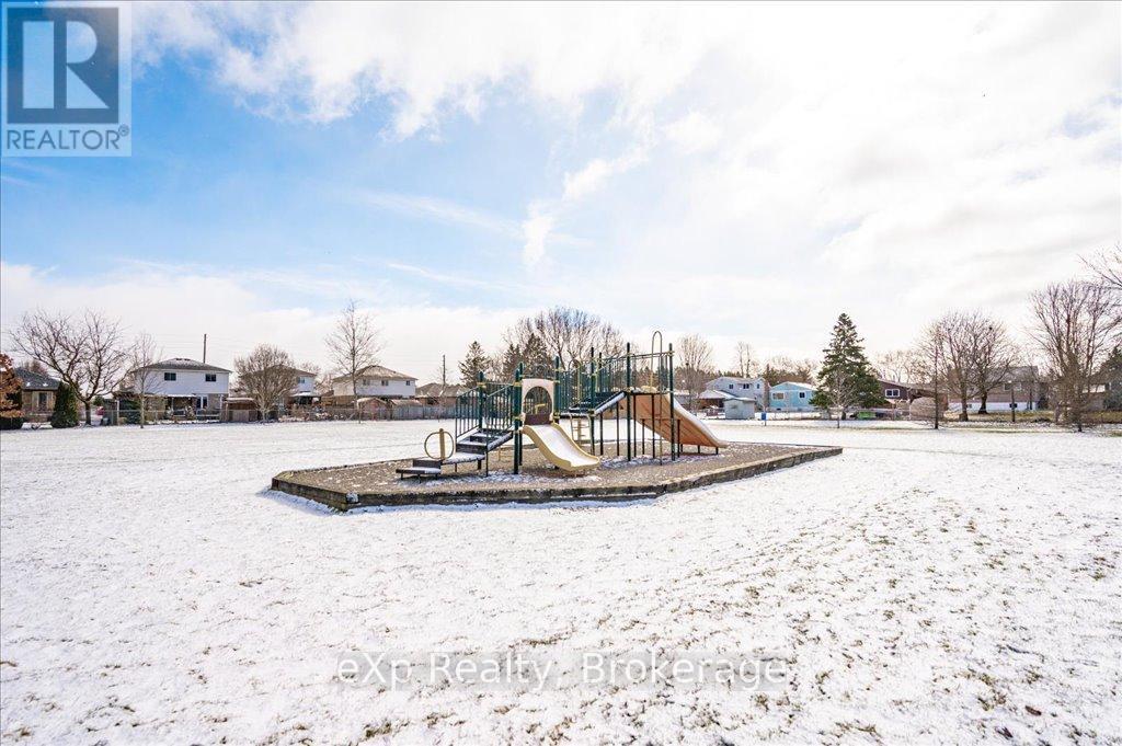 260 Strathallan Street, Centre Wellington, Ontario  N1M 3L5 - Photo 46 - X12066612