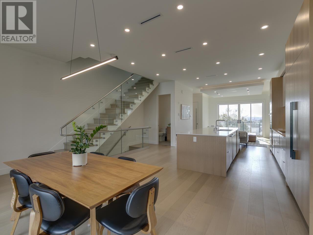336 E 5th Street, North Vancouver, British Columbia  V7L 1L9 - Photo 15 - R2974948