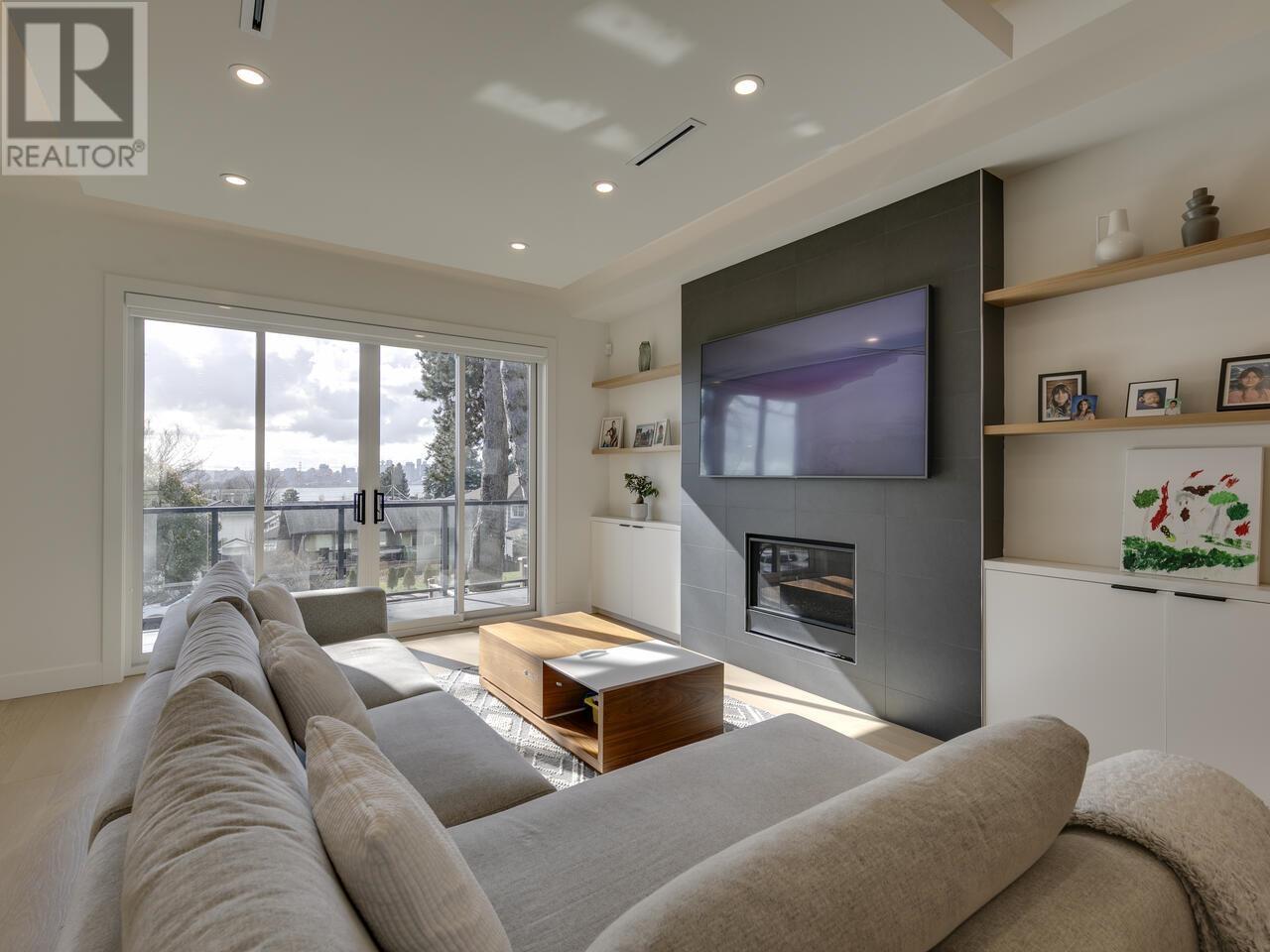 336 E 5th Street, North Vancouver, British Columbia  V7L 1L9 - Photo 12 - R2974948