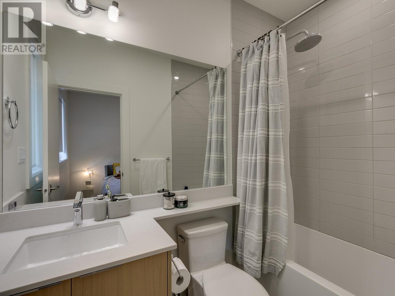 336 E 5th Street, North Vancouver, British Columbia  V7L 1L9 - Photo 18 - R2974948