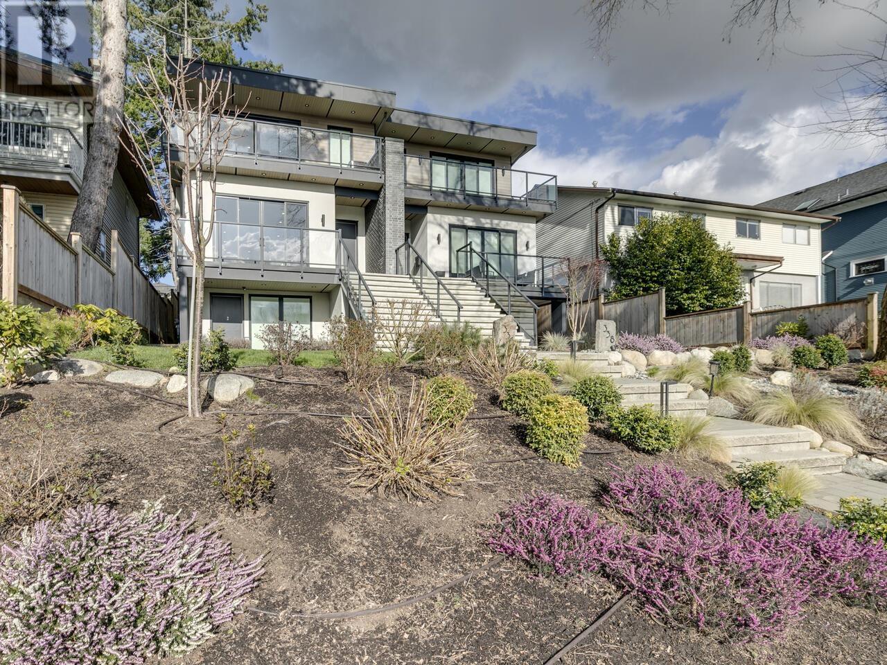 336 E 5th Street, North Vancouver, British Columbia  V7L 1L9 - Photo 2 - R2974948