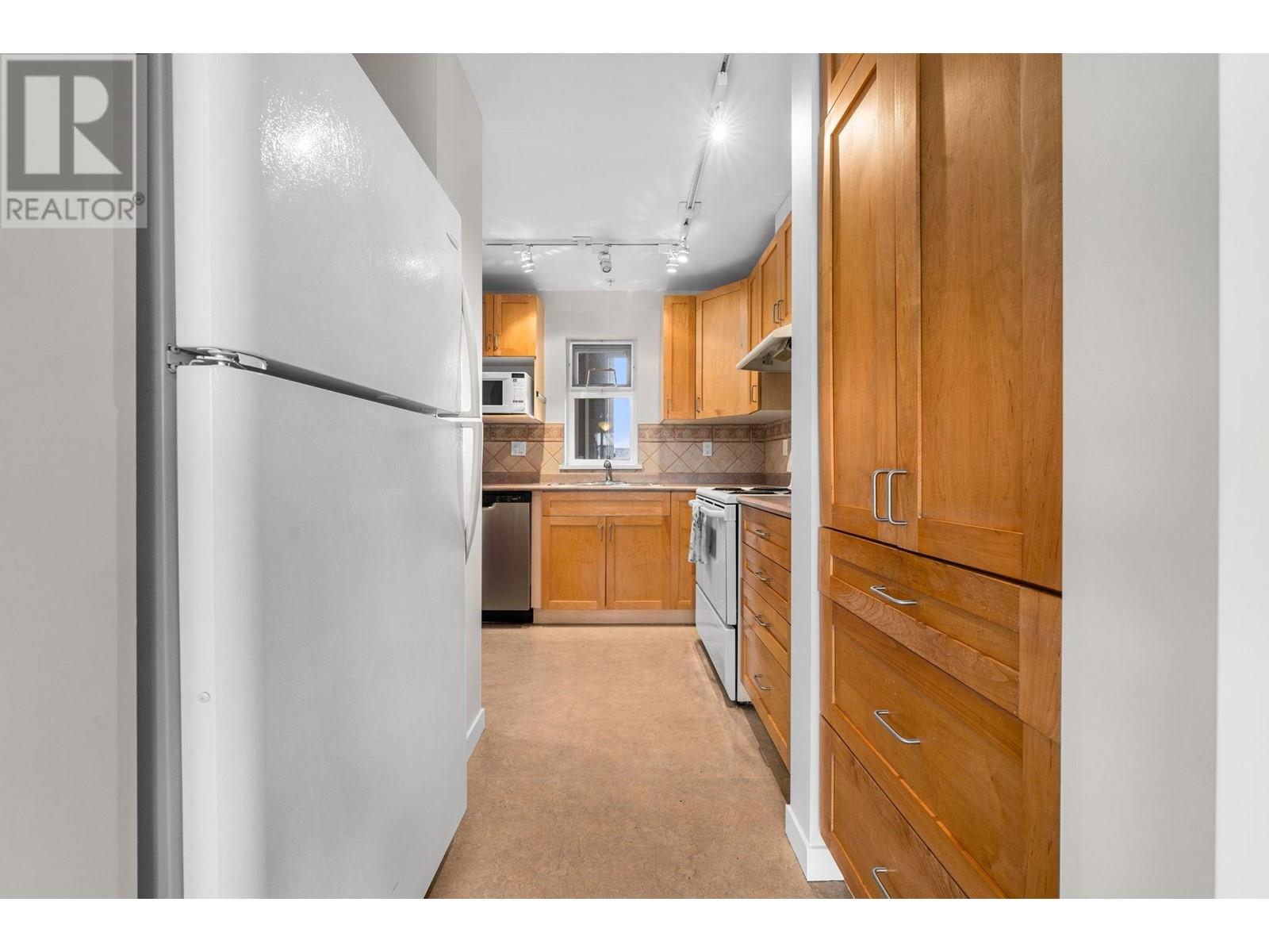 401 4272 Albert Street, Burnaby, British Columbia  V5C 2E8 - Photo 8 - R2988126