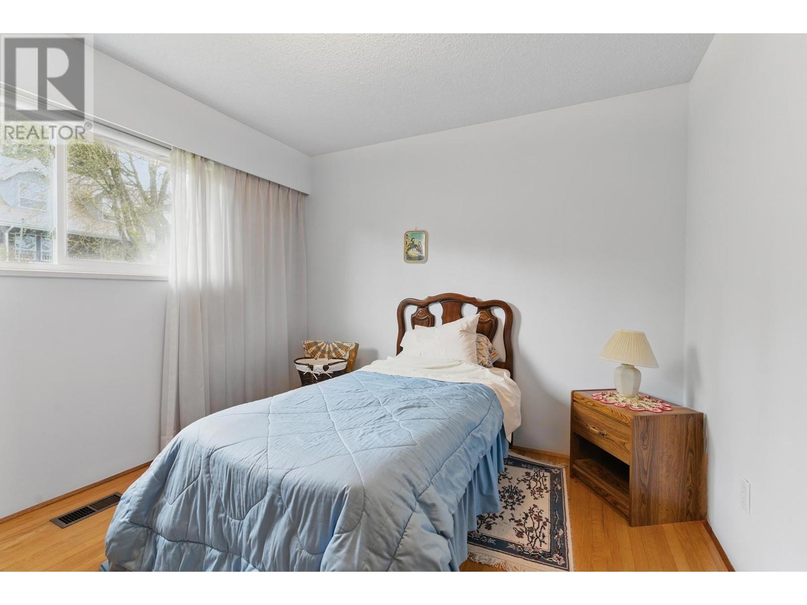 233 Montgomery Street, Coquitlam, British Columbia  V3K 5E7 - Photo 12 - R2988105