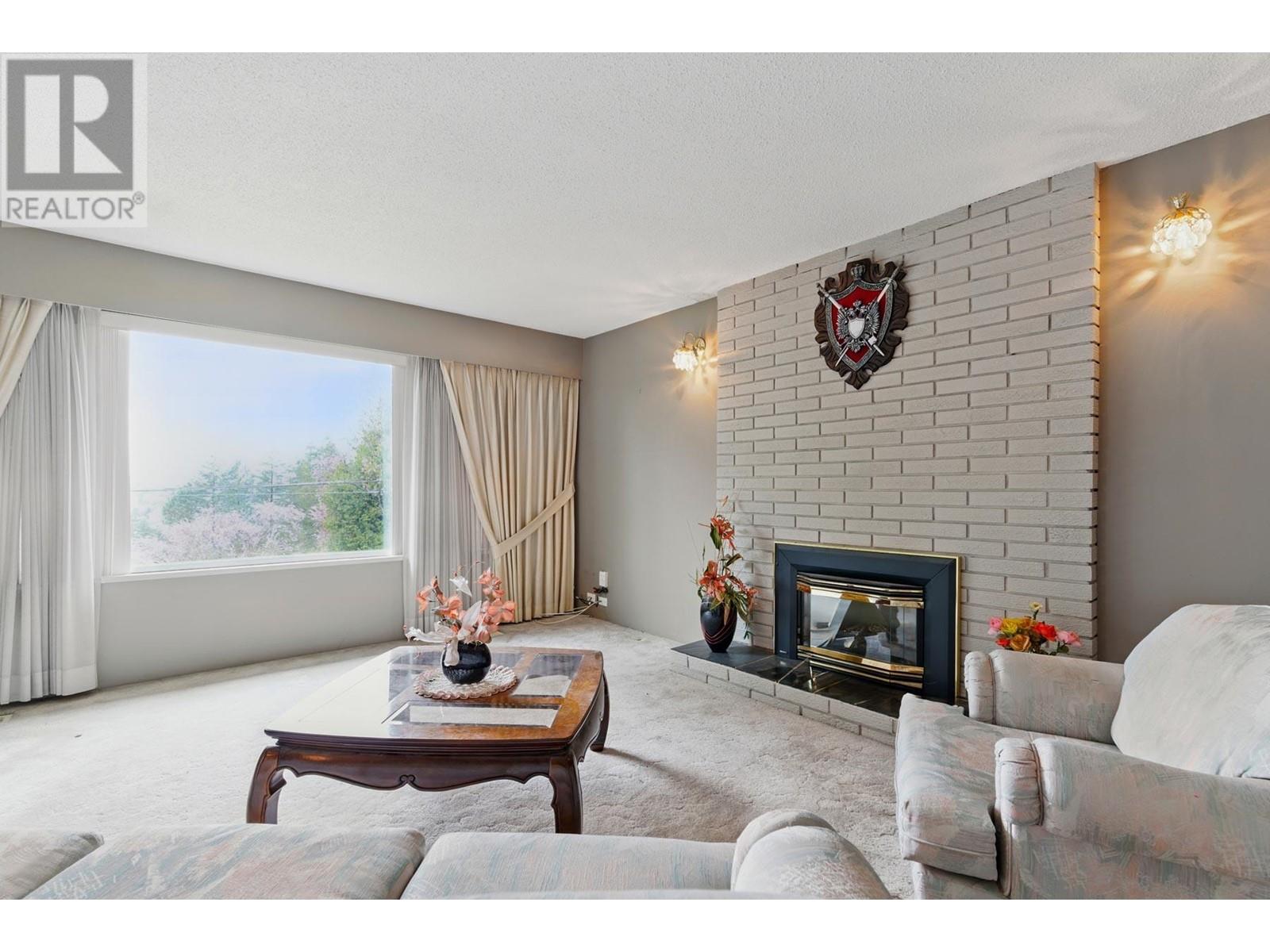 233 Montgomery Street, Coquitlam, British Columbia  V3K 5E7 - Photo 5 - R2988105