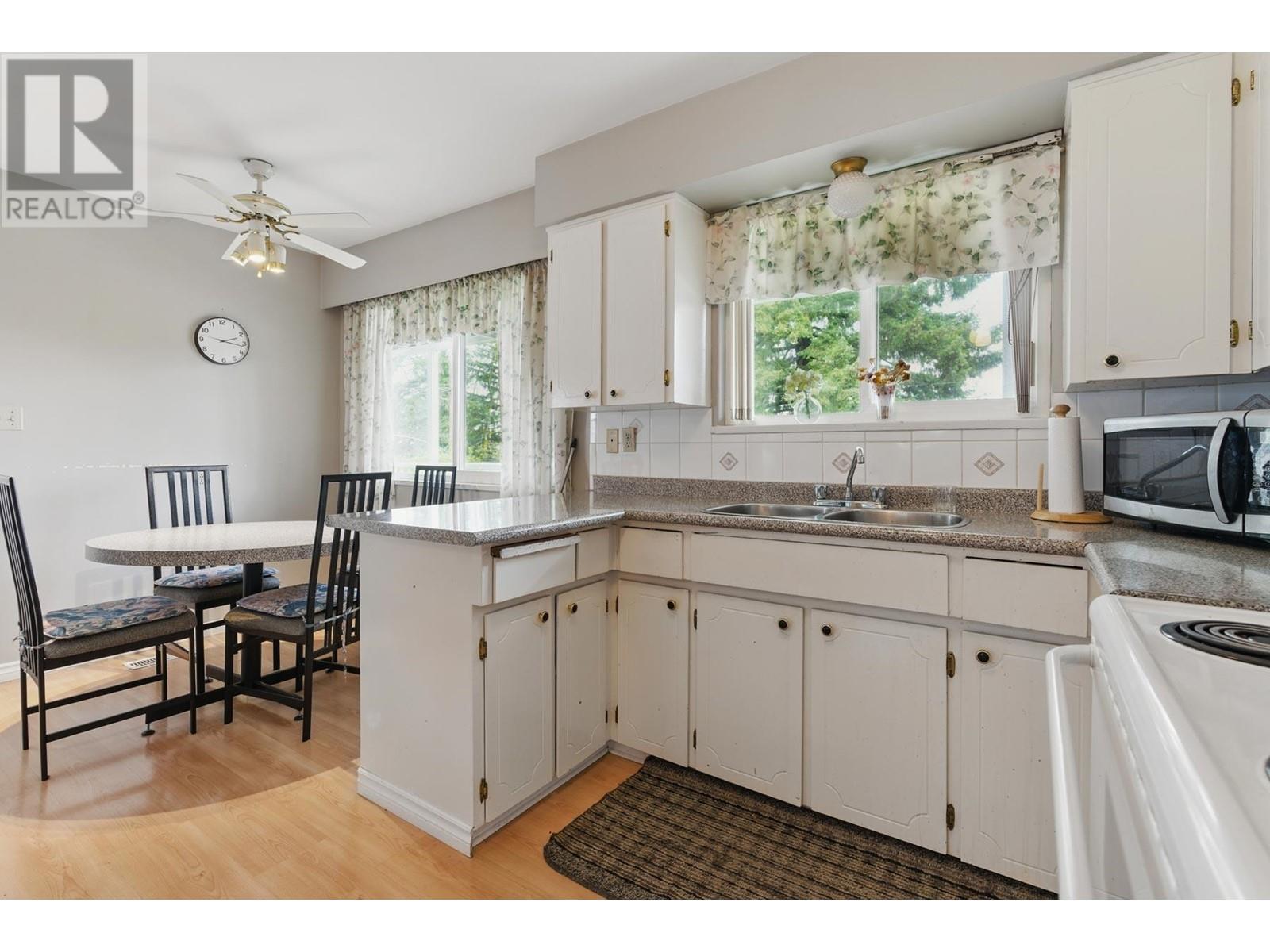 233 Montgomery Street, Coquitlam, British Columbia  V3K 5E7 - Photo 6 - R2988105