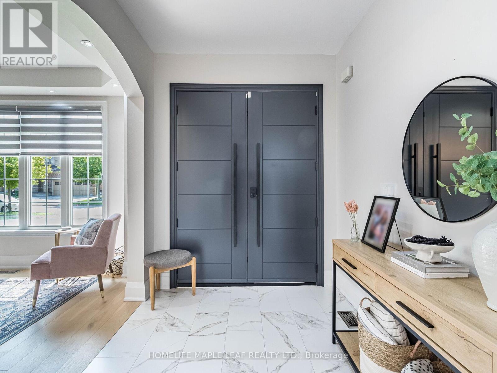 Property at 144 BLOOMSBURY AVENUE image 3
