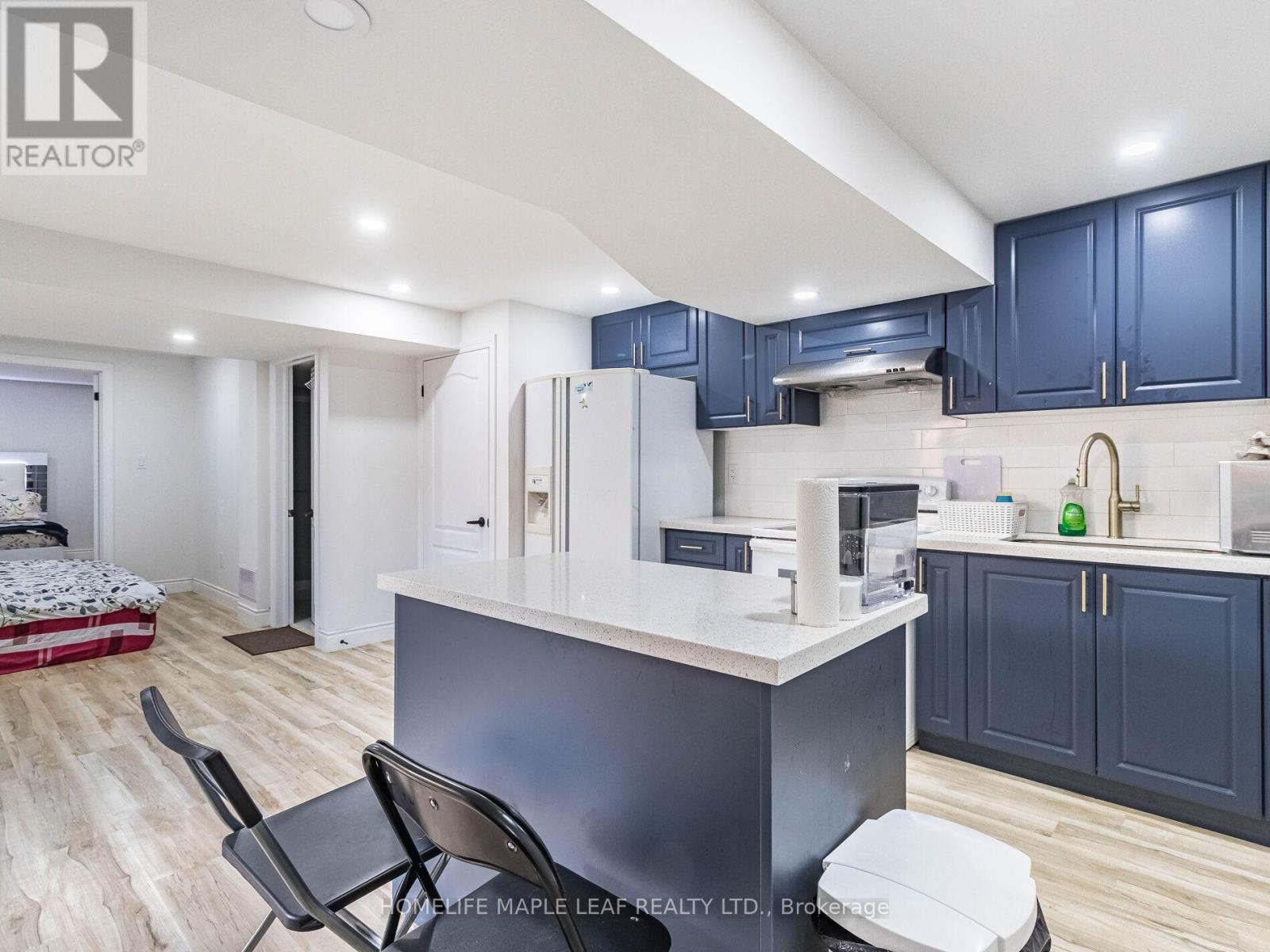 144 Bloomsbury Avenue, Brampton, Ontario  L6P 2X2 - Photo 33 - W12070666