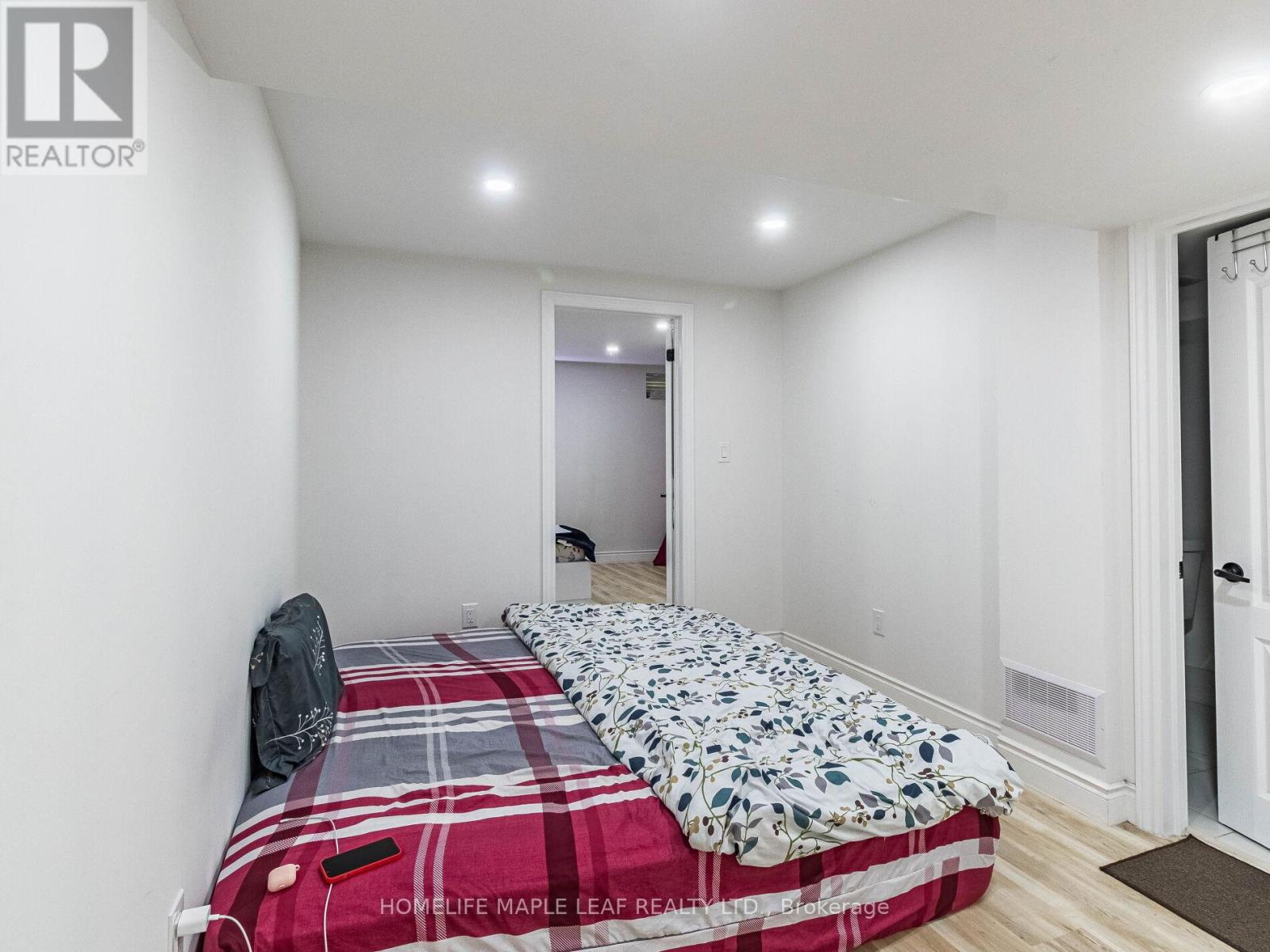 144 Bloomsbury Avenue, Brampton, Ontario  L6P 2X2 - Photo 34 - W12070666
