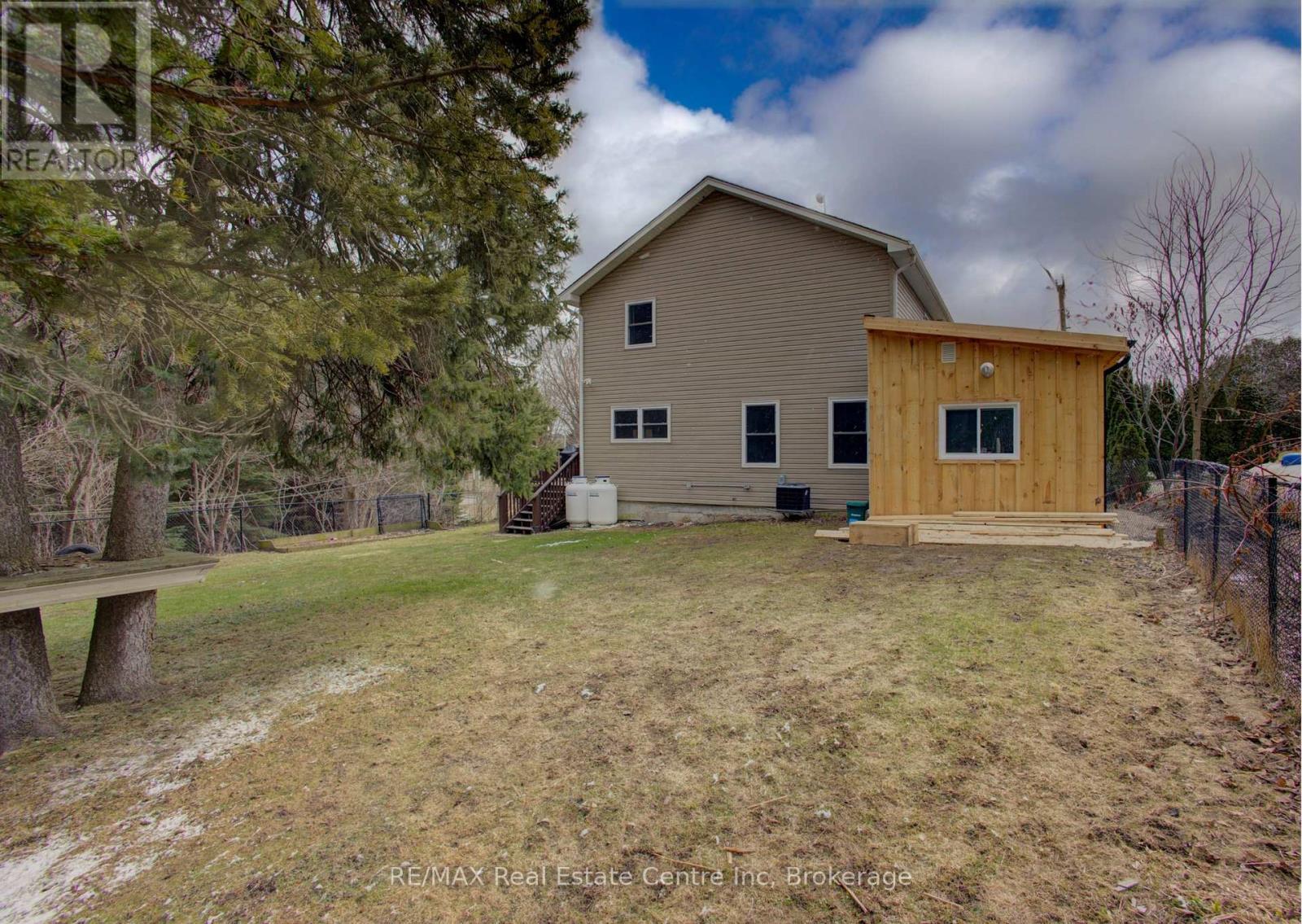 49 North Broadway Street, Centre Wellington, Ontario  N0B 1J0 - Photo 26 - X12060055