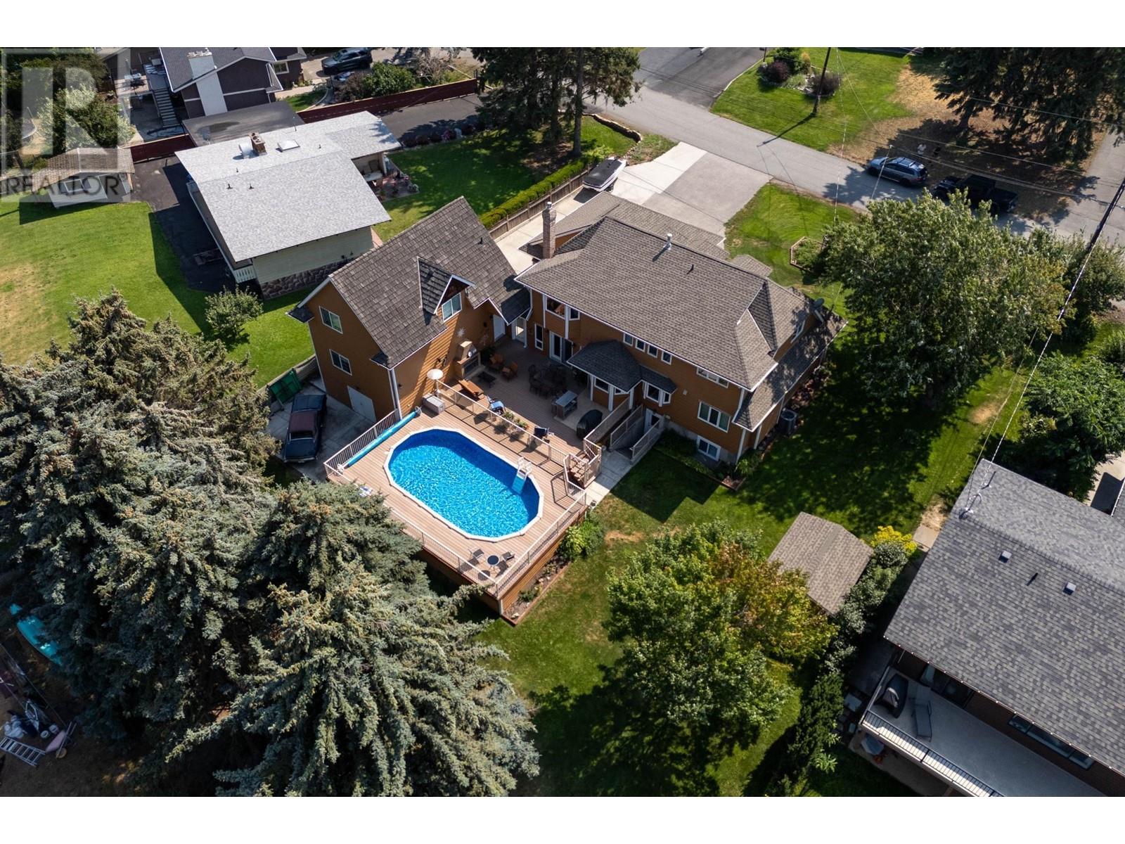 2246 CRESCENT Drive, Kamloops, British Columbia