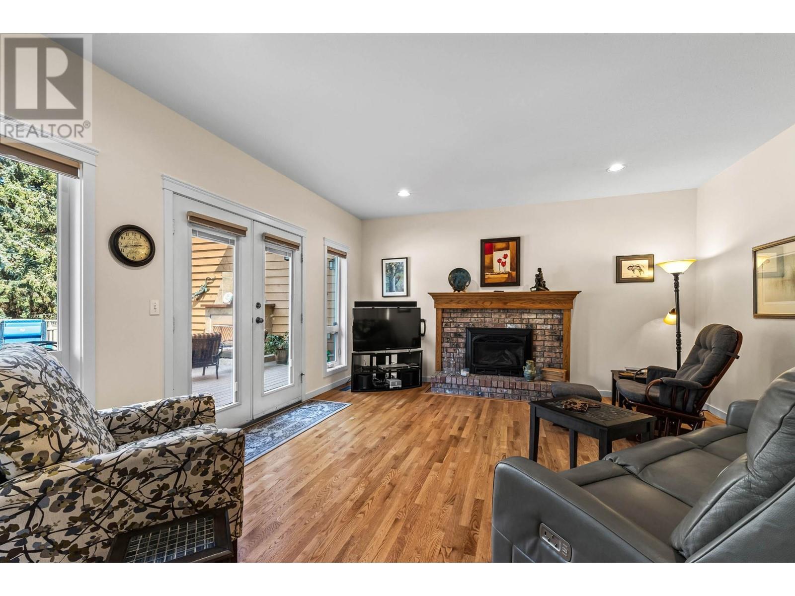 Property at 2246 CRESCENT Drive image 1