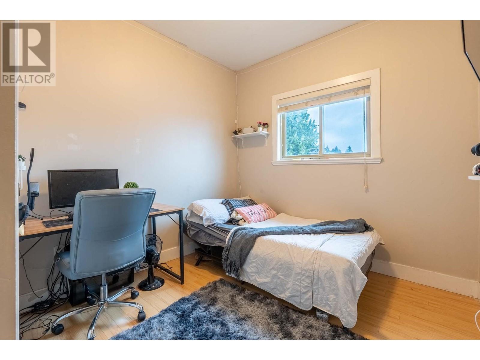 7332 1st Street, Burnaby, British Columbia  V3N 3S8 - Photo 9 - R2987503