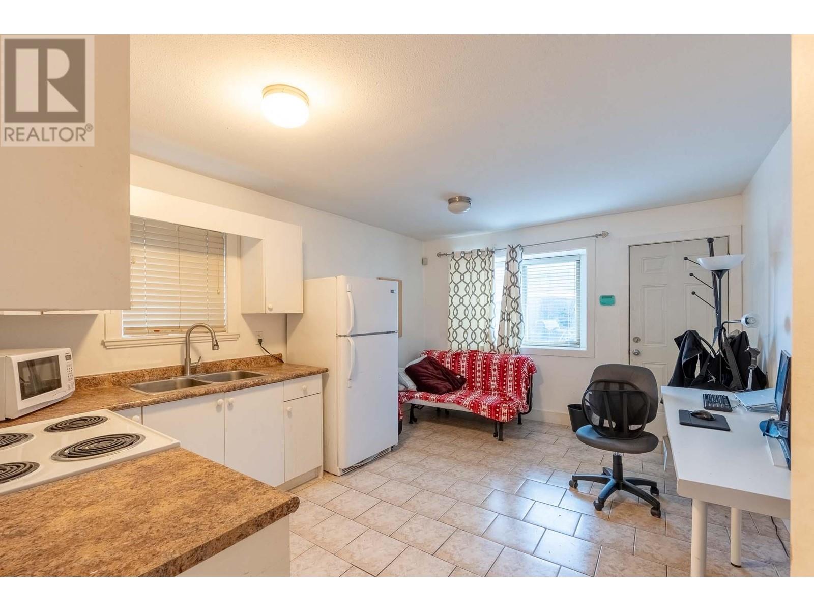 7332 1st Street, Burnaby, British Columbia  V3N 3S8 - Photo 14 - R2987503