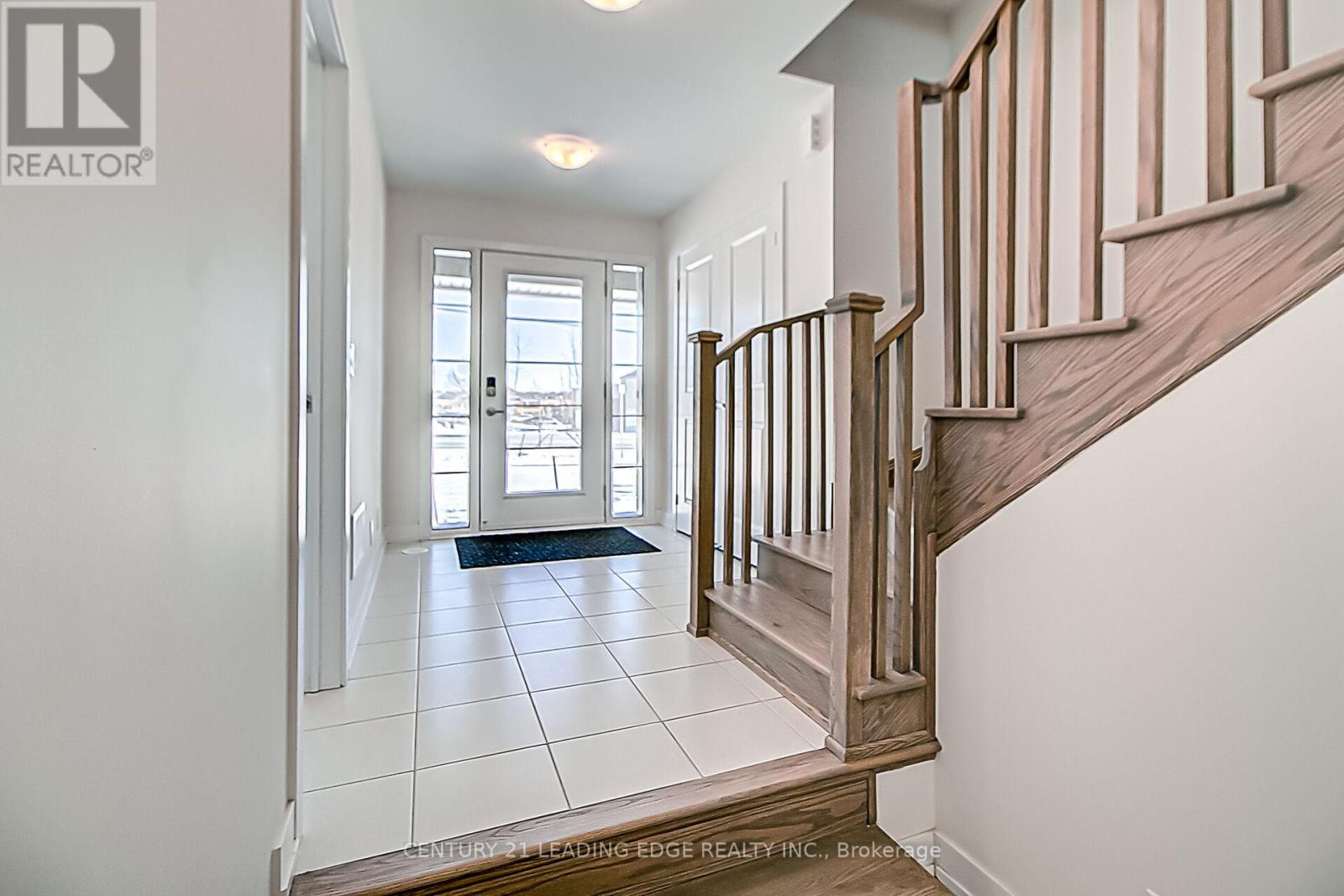 Property at 60 GUARDHOUSE CRESCENT image 3