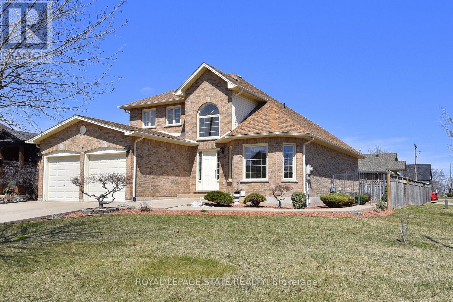 Property at 13 CHIANTI CRESCENT image 3