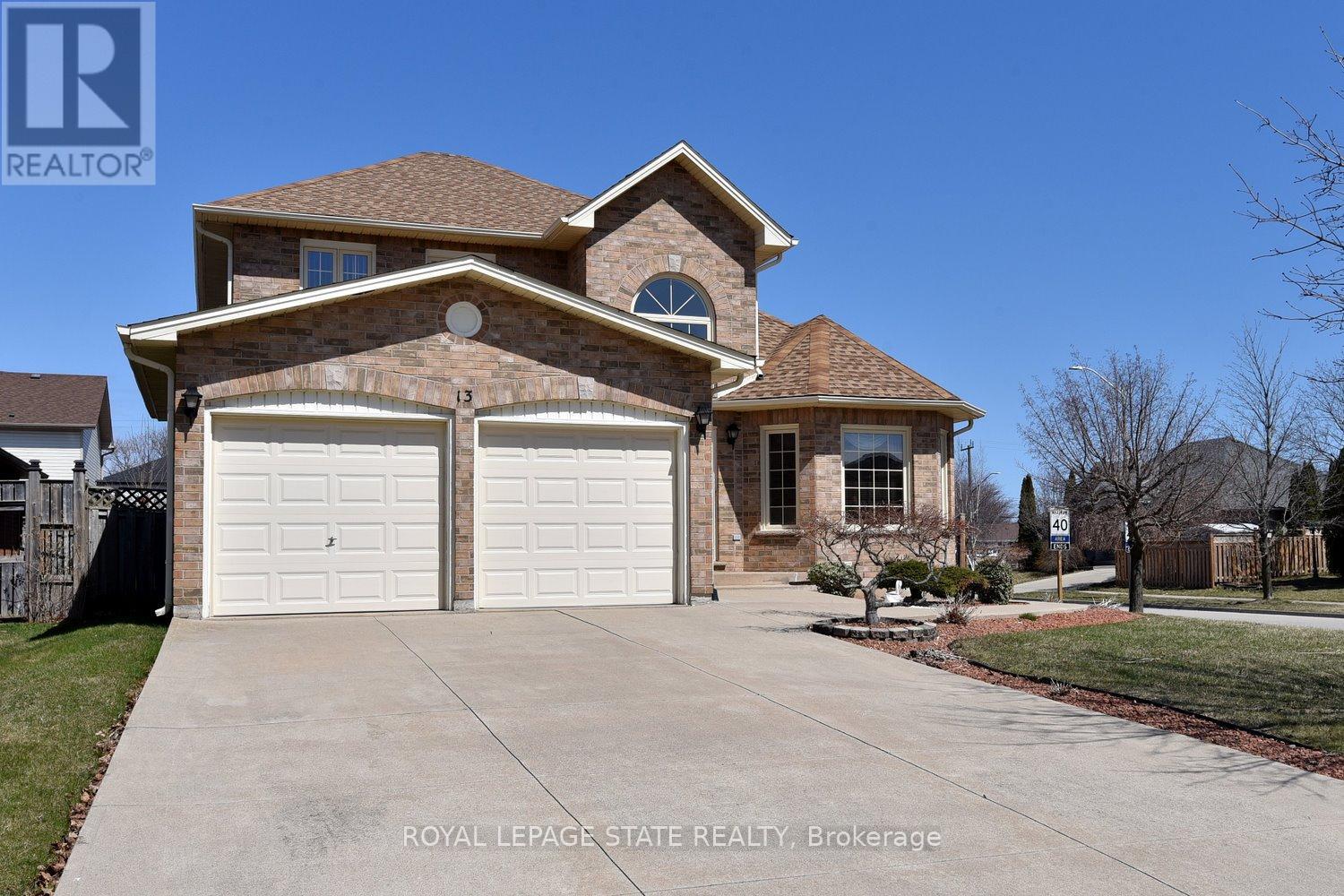 Property at 13 CHIANTI CRESCENT image 4