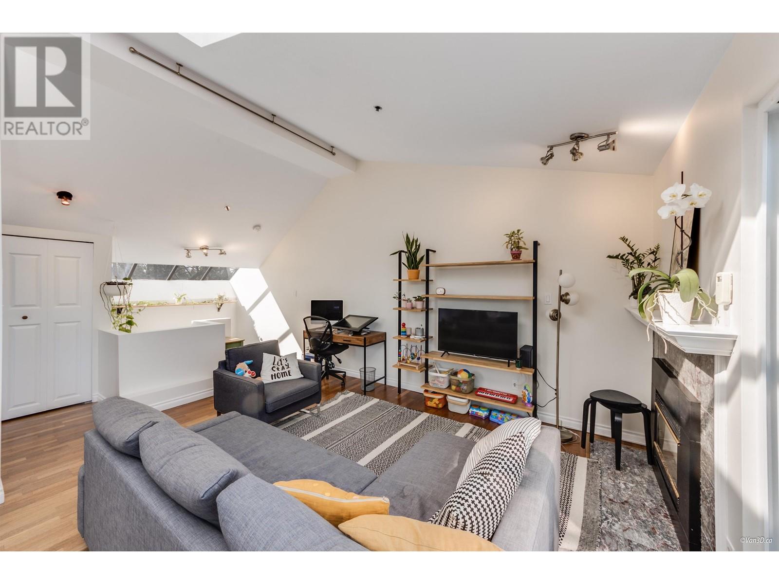 5 149 W 13th Avenue, Vancouver, British Columbia  V5Y 1V8 - Photo 3 - R2988165