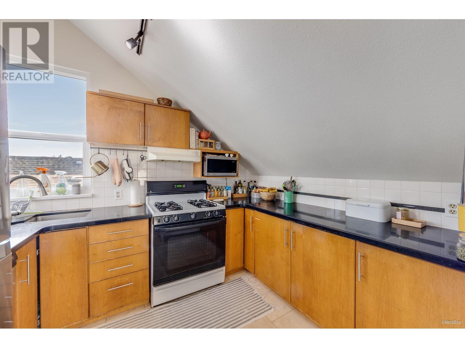 5 149 W 13th Avenue, Vancouver, British Columbia  V5Y 1V8 - Photo 5 - R2988165