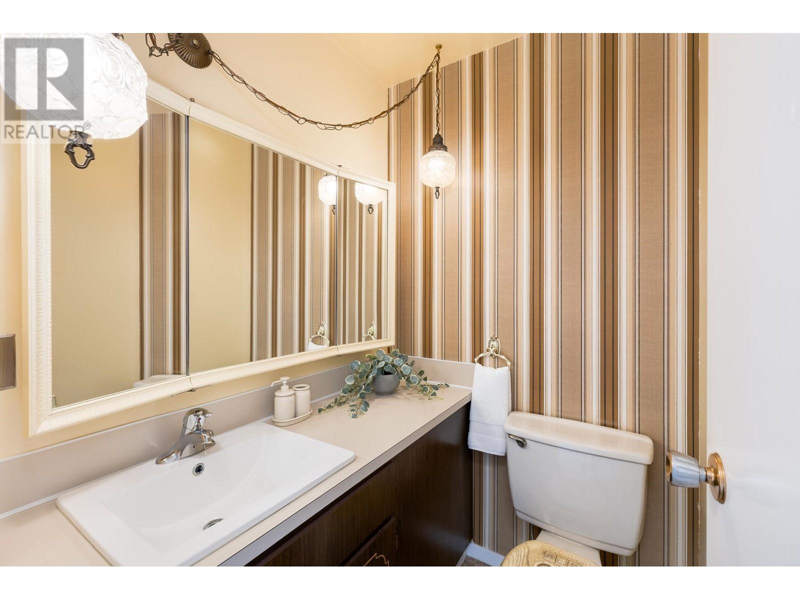508 Schoolhouse Street, Coquitlam, British Columbia  V3J 5N7 - Photo 11 - R2988170