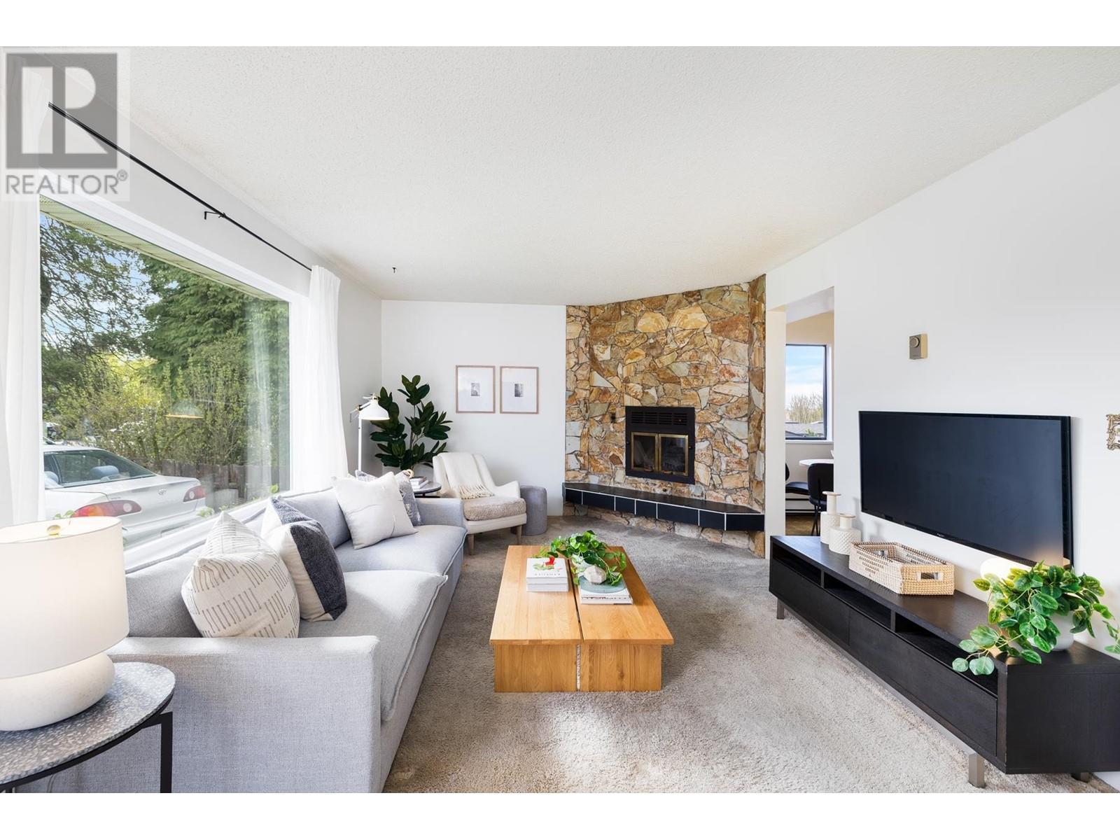 508 Schoolhouse Street, Coquitlam, British Columbia  V3J 5N7 - Photo 4 - R2988170