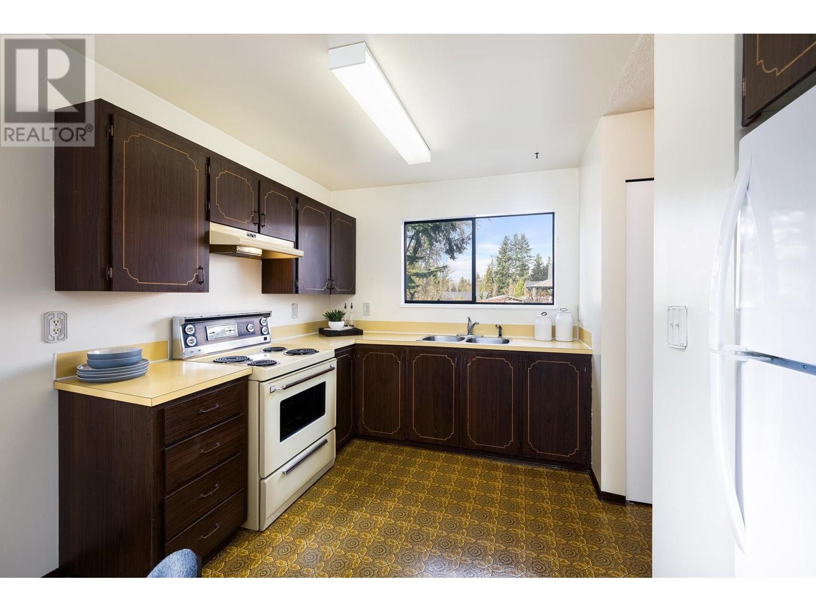 508 Schoolhouse Street, Coquitlam, British Columbia  V3J 5N7 - Photo 9 - R2988170
