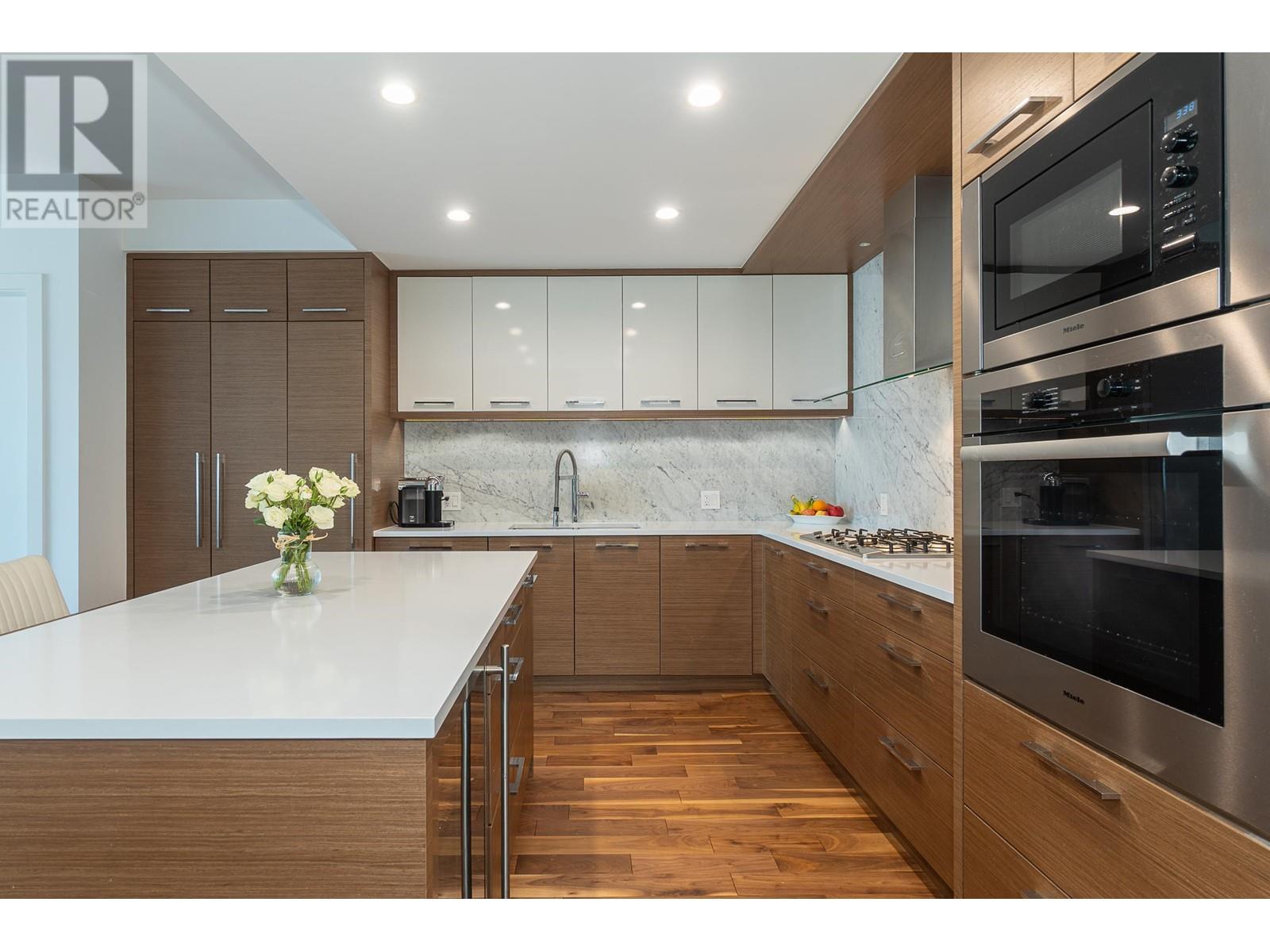 2203 4360 Beresford Street, Burnaby, British Columbia  V5H 0G2 - Photo 2 - R2987804