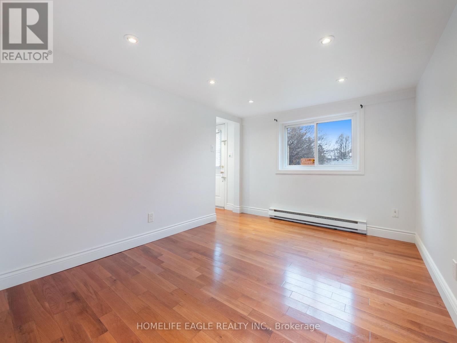 4 Hughes Street, Richmond Hill, Ontario  L4E 2V9 - Photo 13 - N12070211