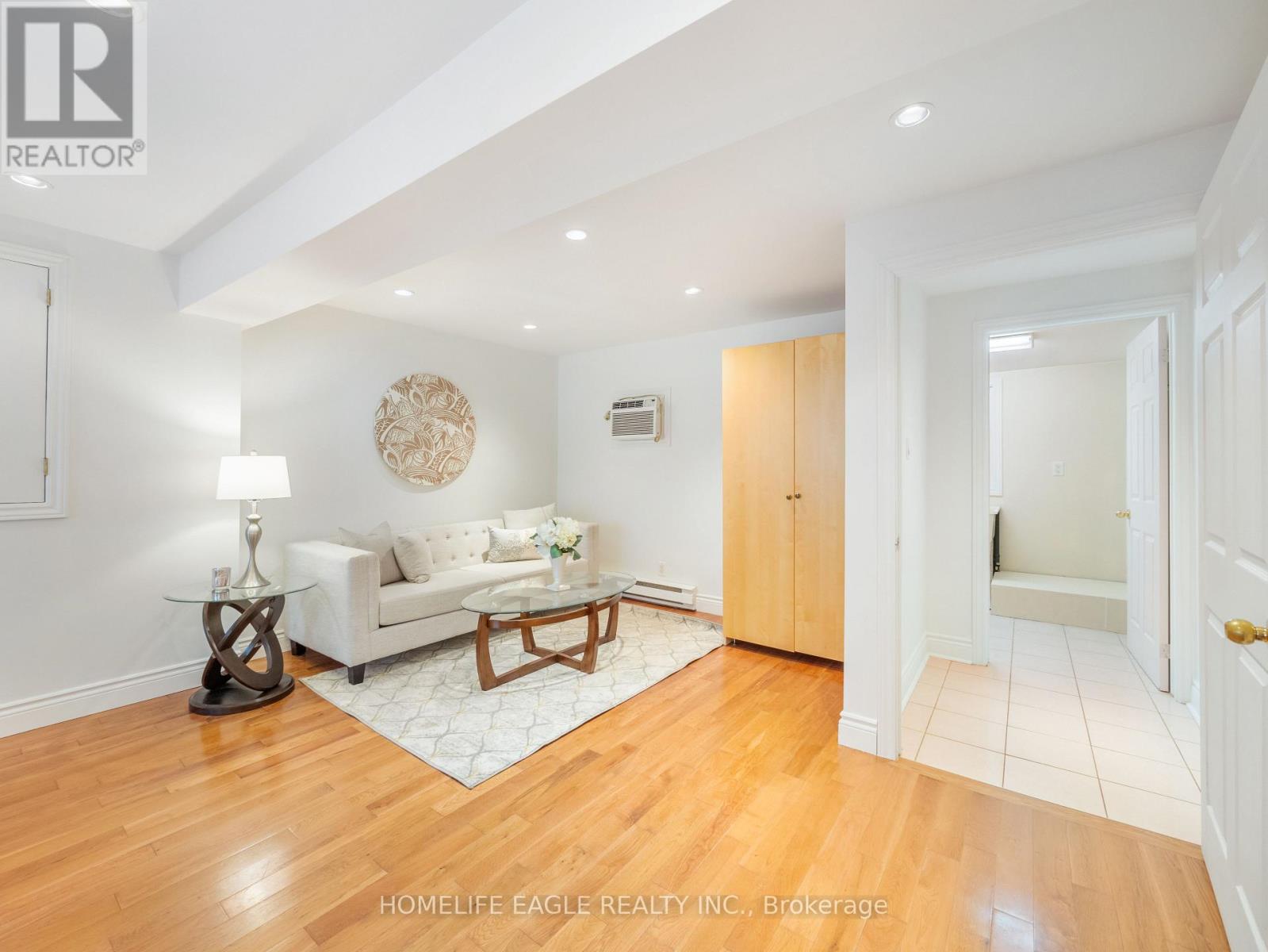 4 Hughes Street, Richmond Hill, Ontario  L4E 2V9 - Photo 17 - N12070211