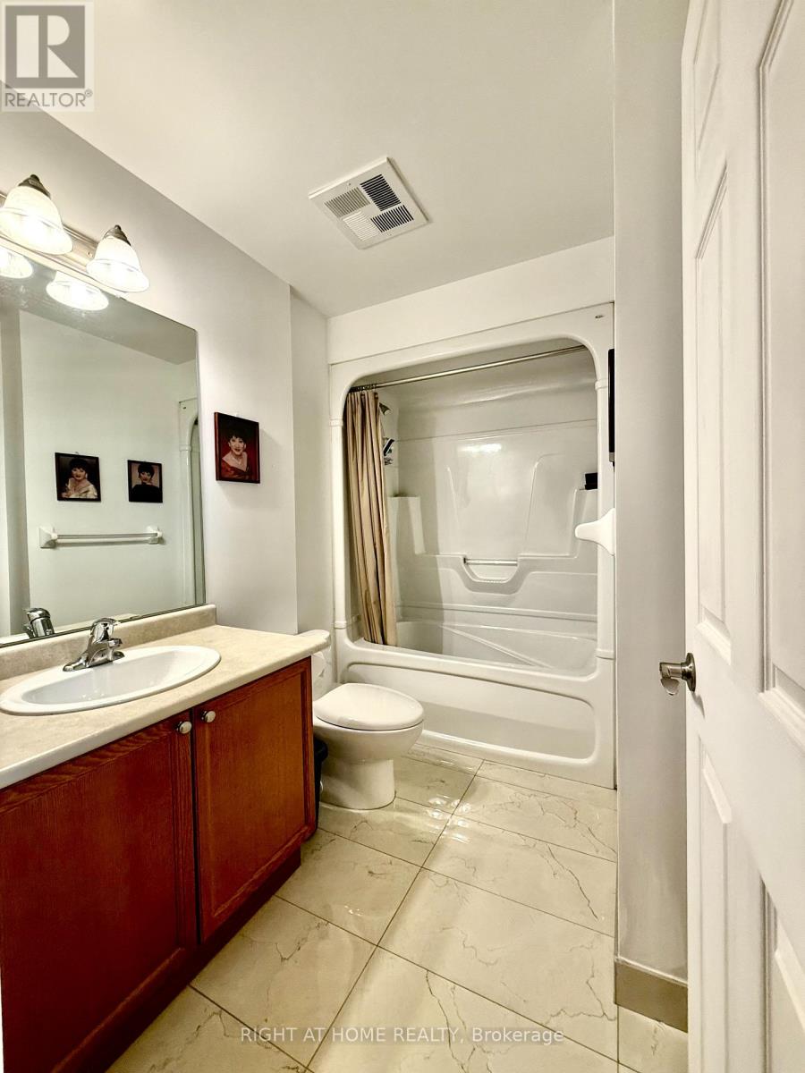 Property at 2 - 1947 LAWRENCE AVENUE W image 4