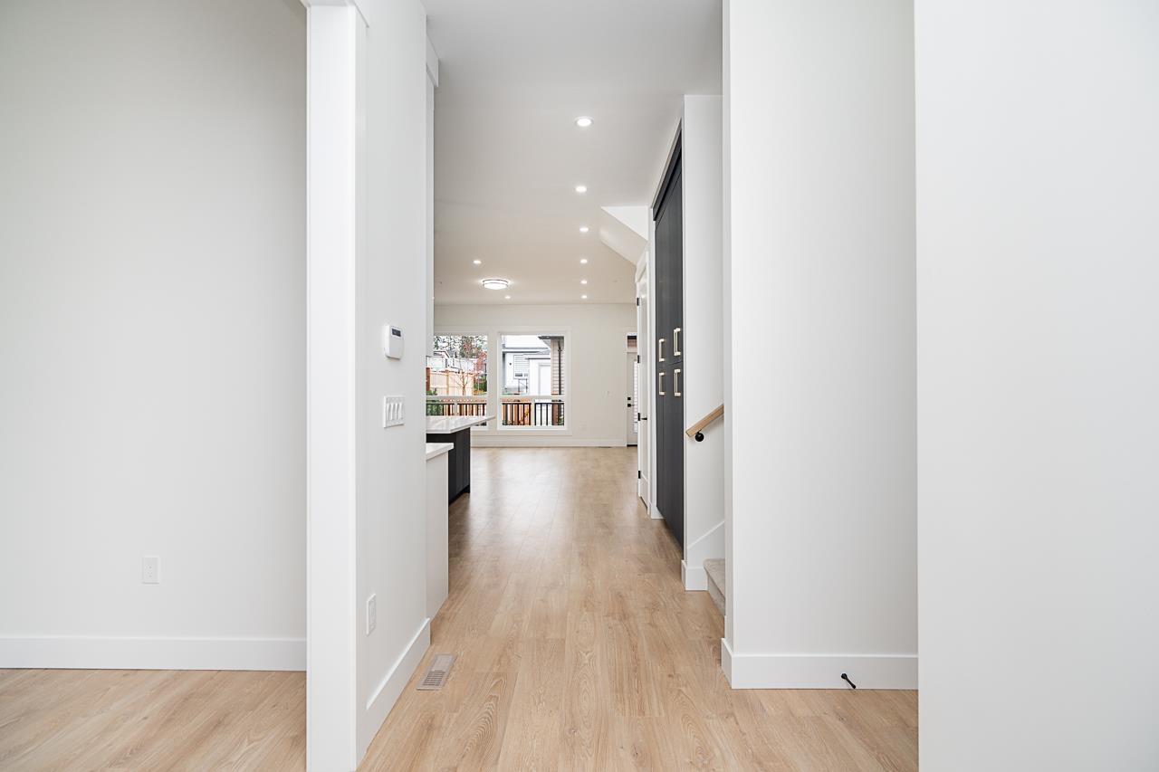 Property at 20524 76 AVENUE image 3