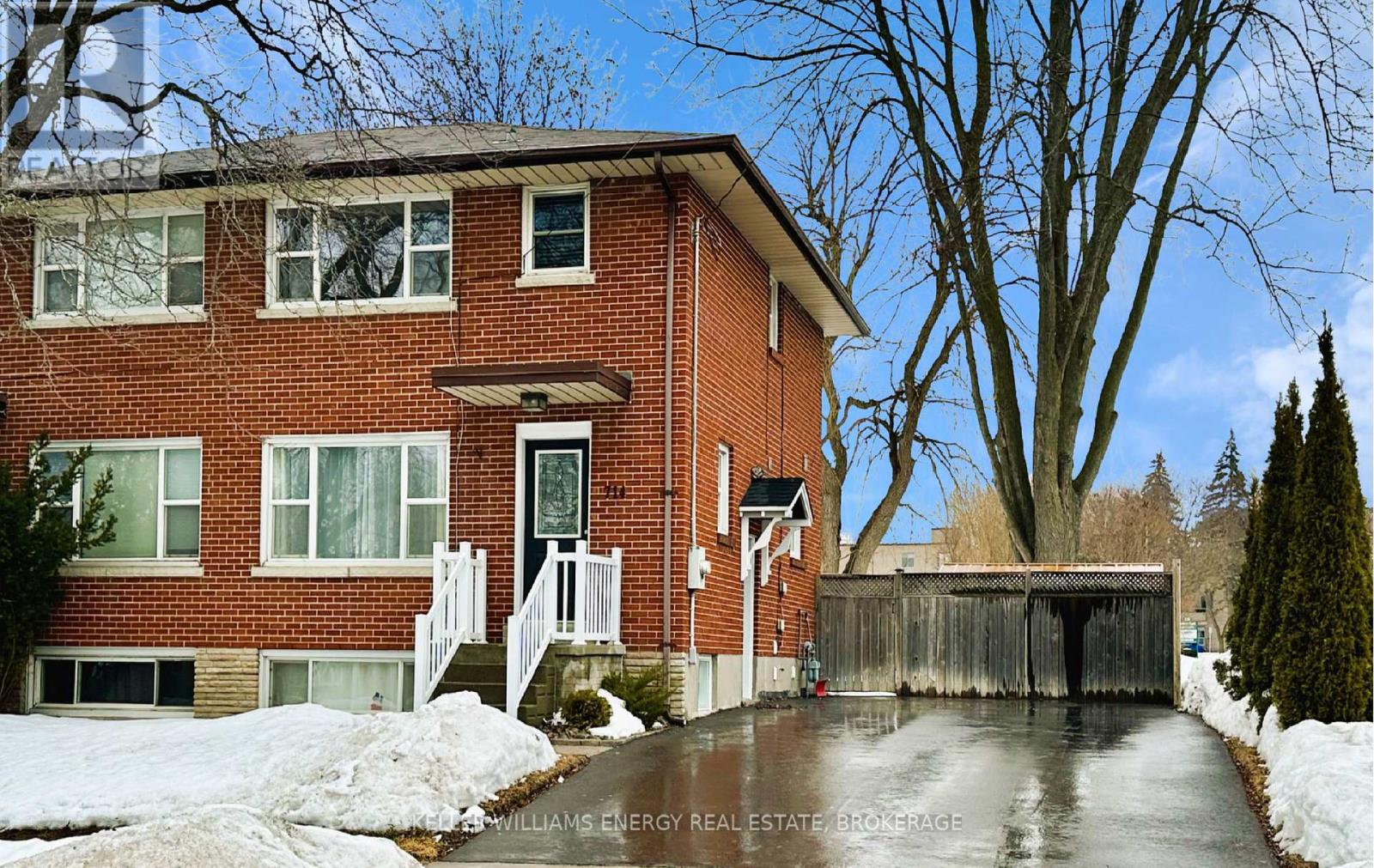 Property at 714 DUNLOP STREET W image 1