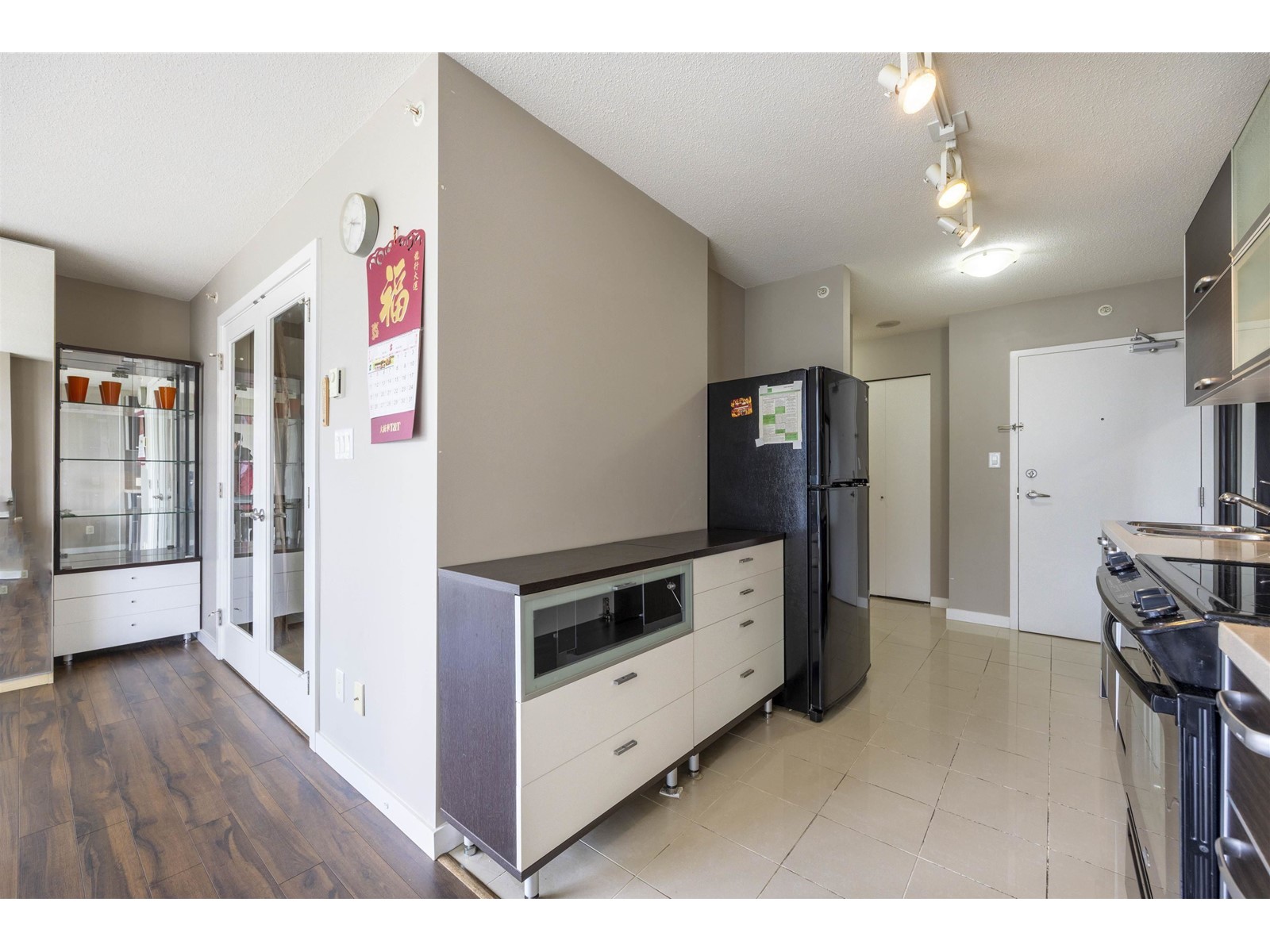 610 13688 100th Avenue, Surrey, British Columbia  V3T 0G5 - Photo 2 - R2988142