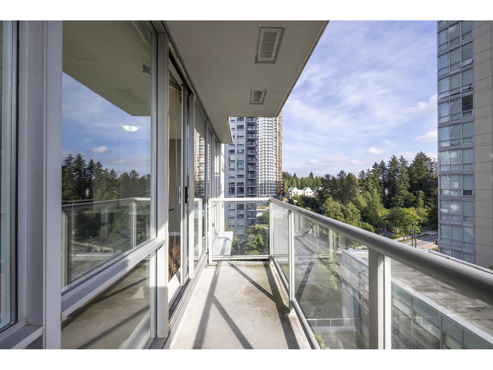 610 13688 100th Avenue, Surrey, British Columbia  V3T 0G5 - Photo 6 - R2988142