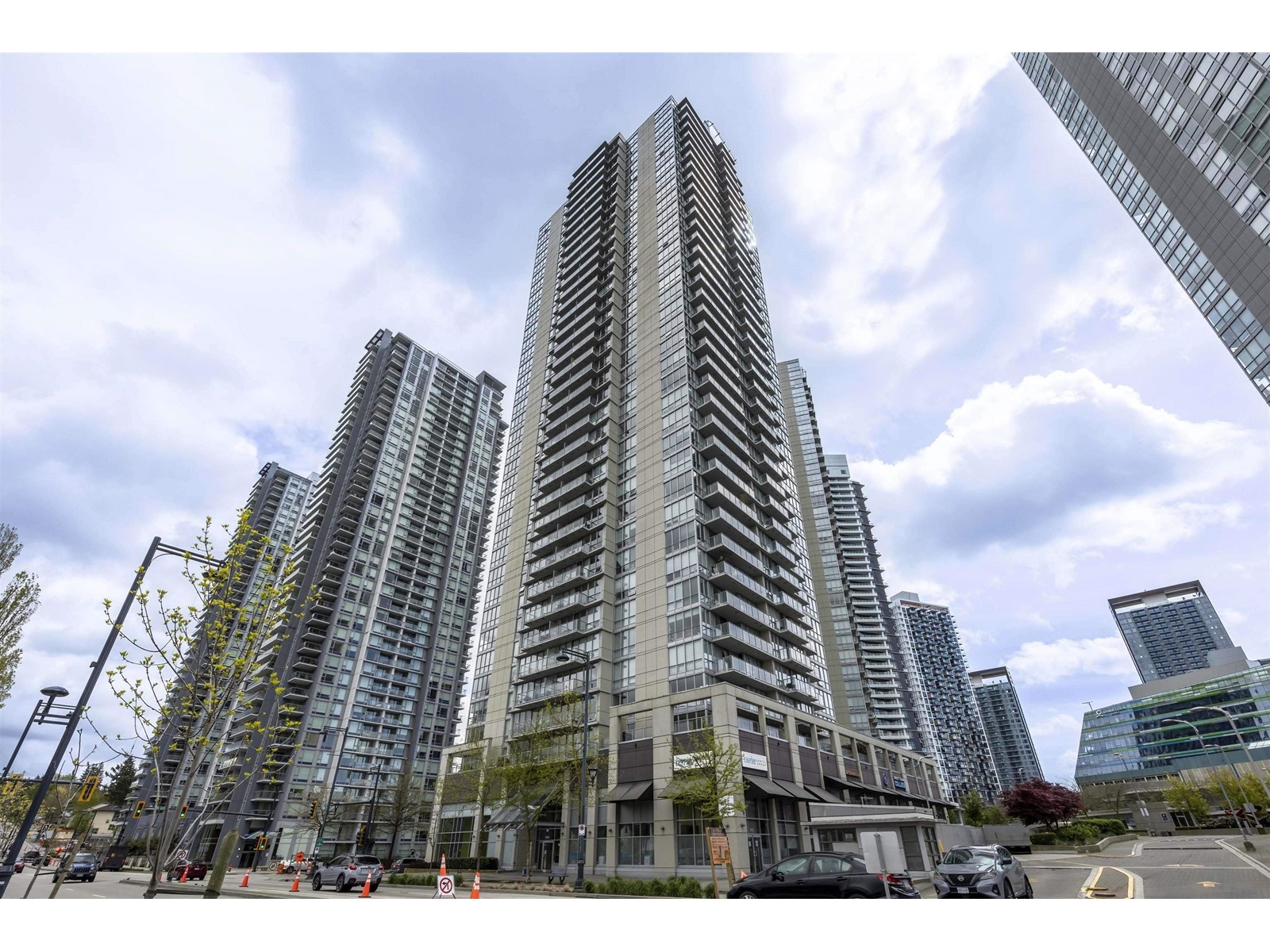 610 13688 100TH AVENUE, surrey, British Columbia