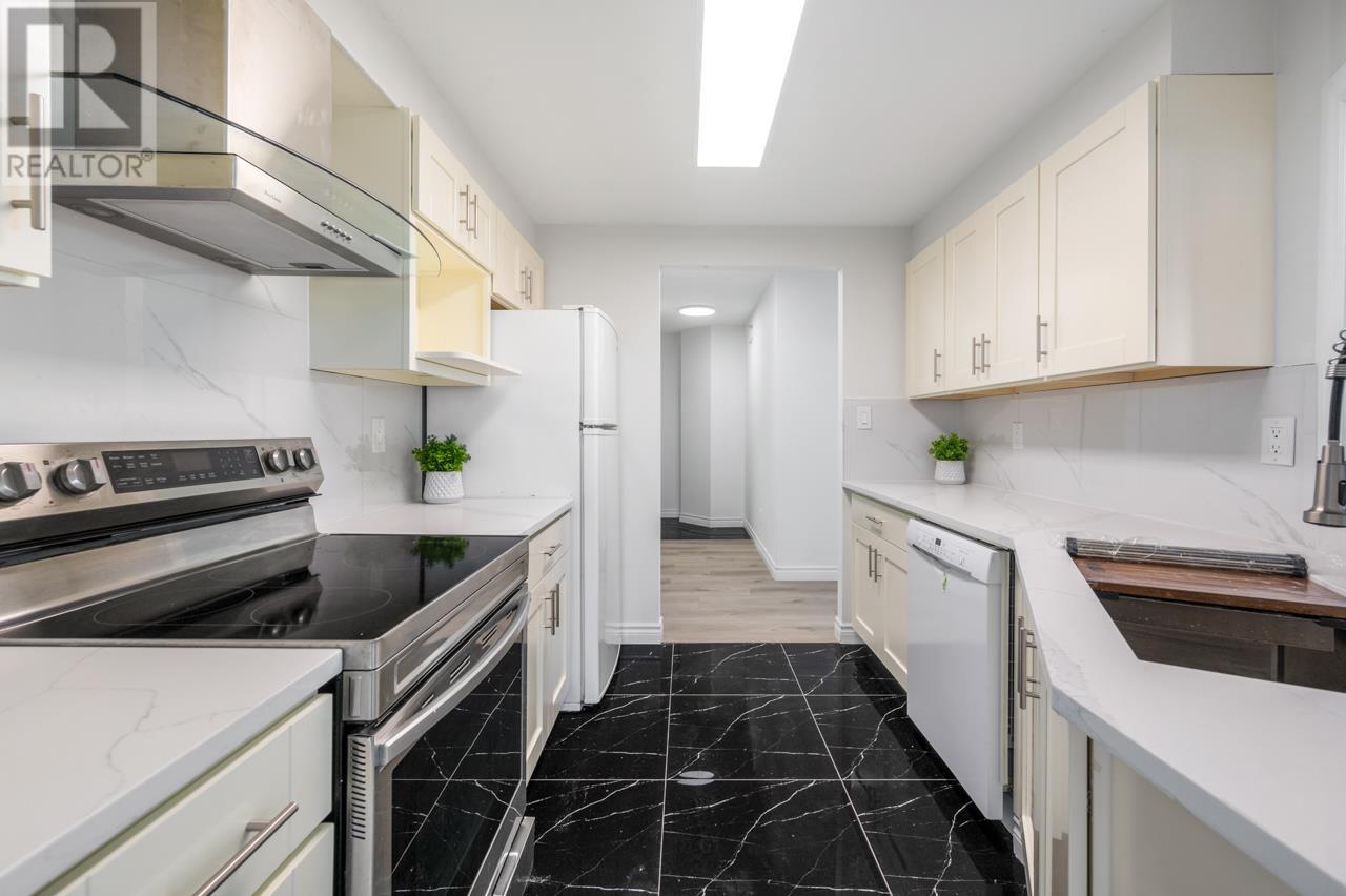 1501 3070 Guildford Way, Coquitlam, British Columbia  V3B 7R8 - Photo 2 - R2986298