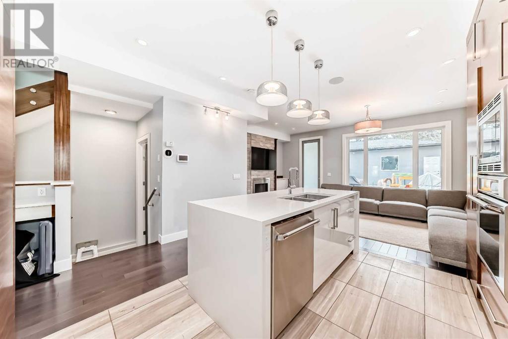 Property at 2414 31 Avenue SW image 5