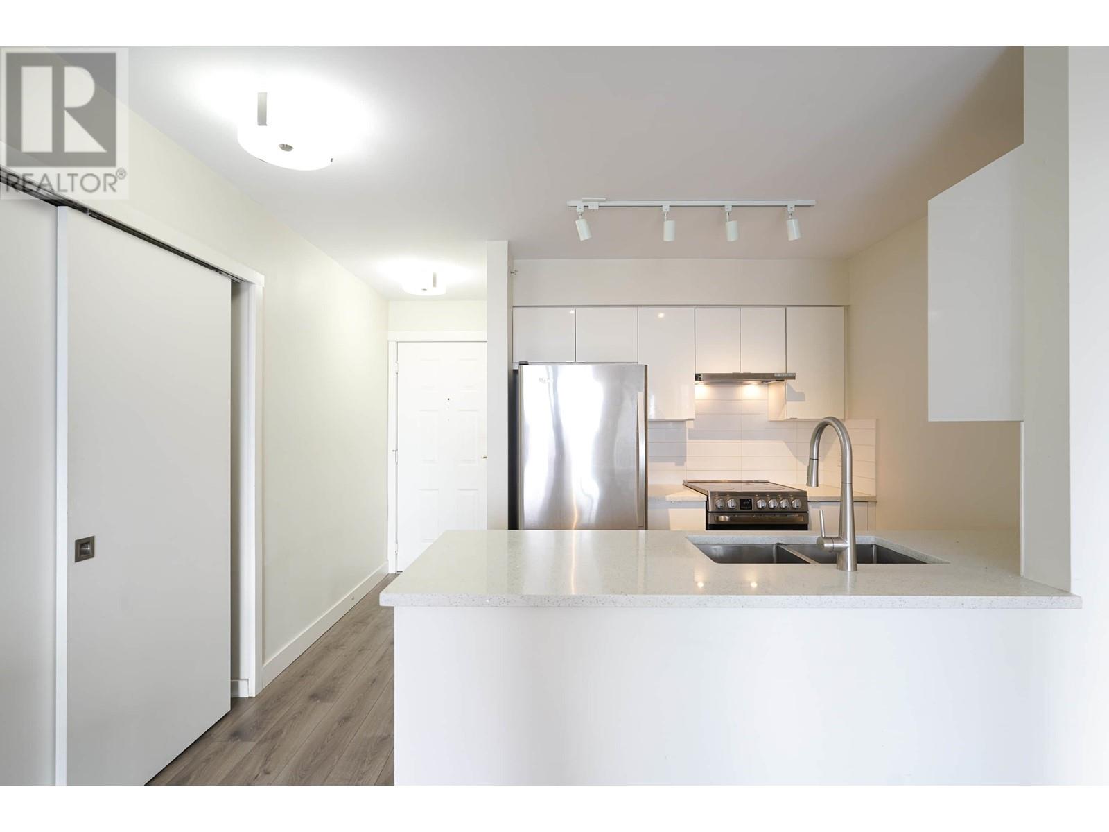 Listing Picture 6 of 27 : 1403 3455 ASCOT PLACE, Vancouver / 溫哥華 - 魯藝地產 Yvonne Lu Group - MLS Medallion Club Member