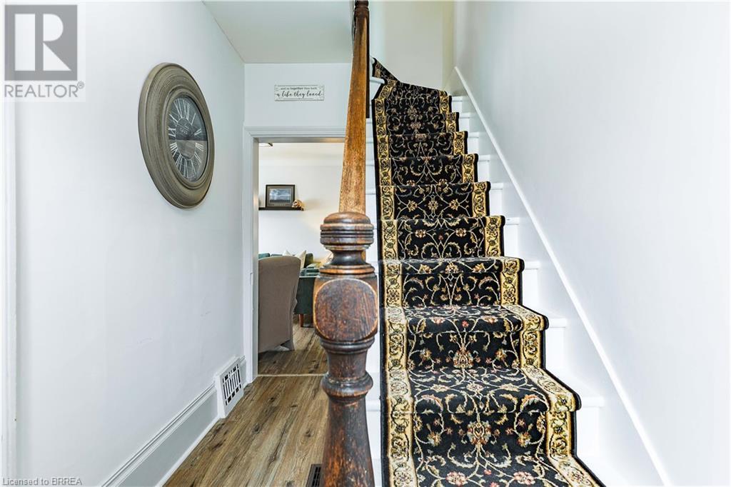 Property at 197 CLARENCE Street image 3