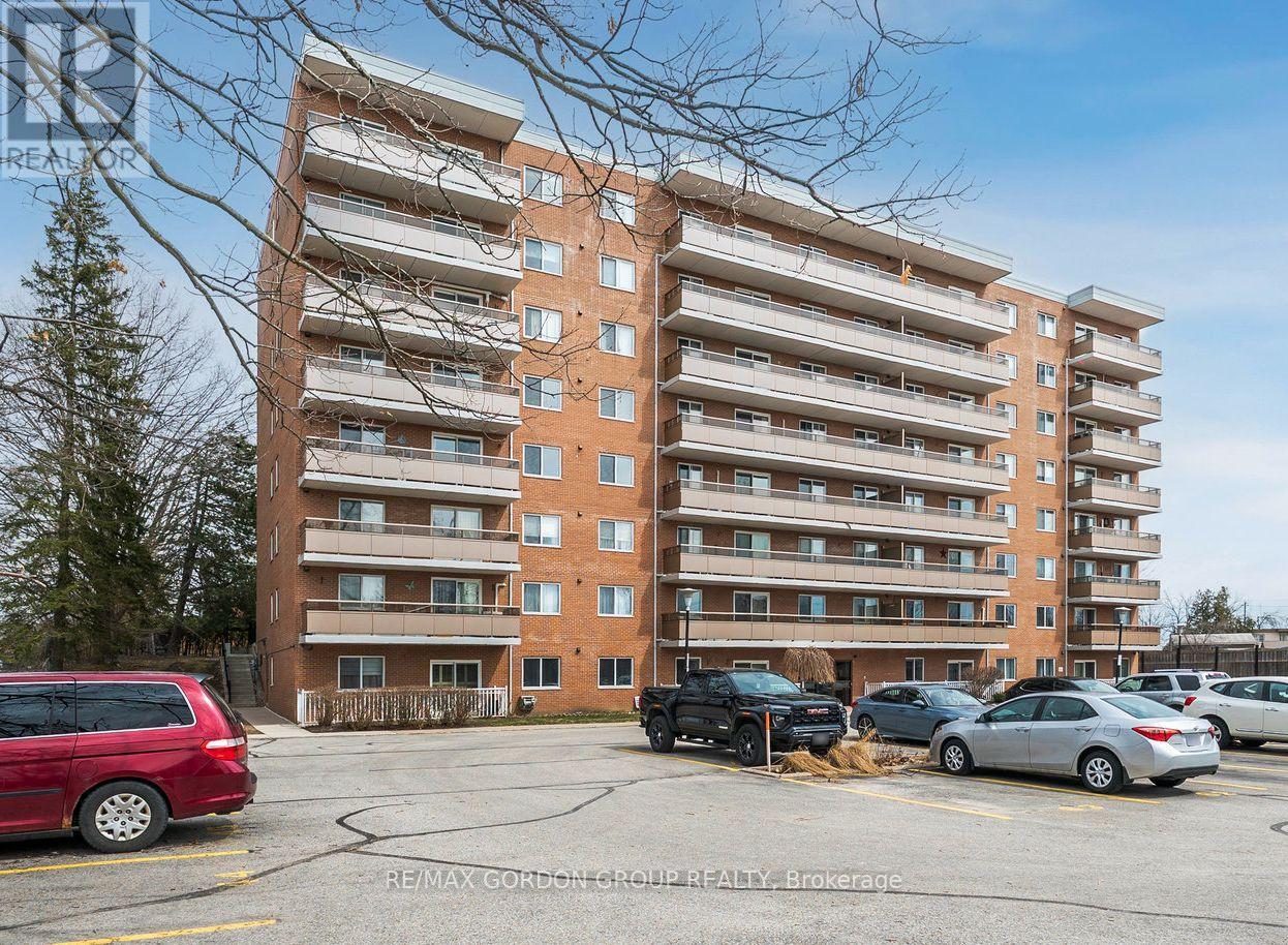 601 - 414 Blake Street, Barrie, Ontario  L4M 5J7 - Photo 1 - S12070828
