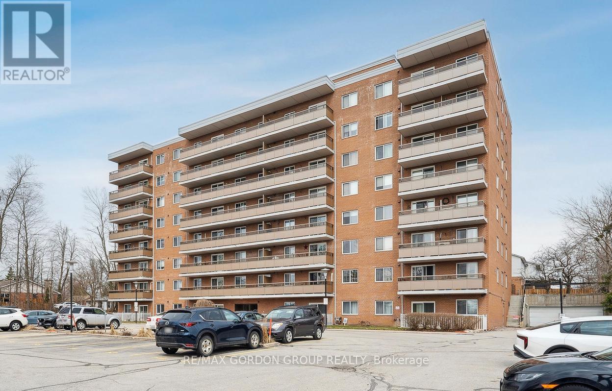 601 - 414 Blake Street, Barrie, Ontario  L4M 5J7 - Photo 2 - S12070828