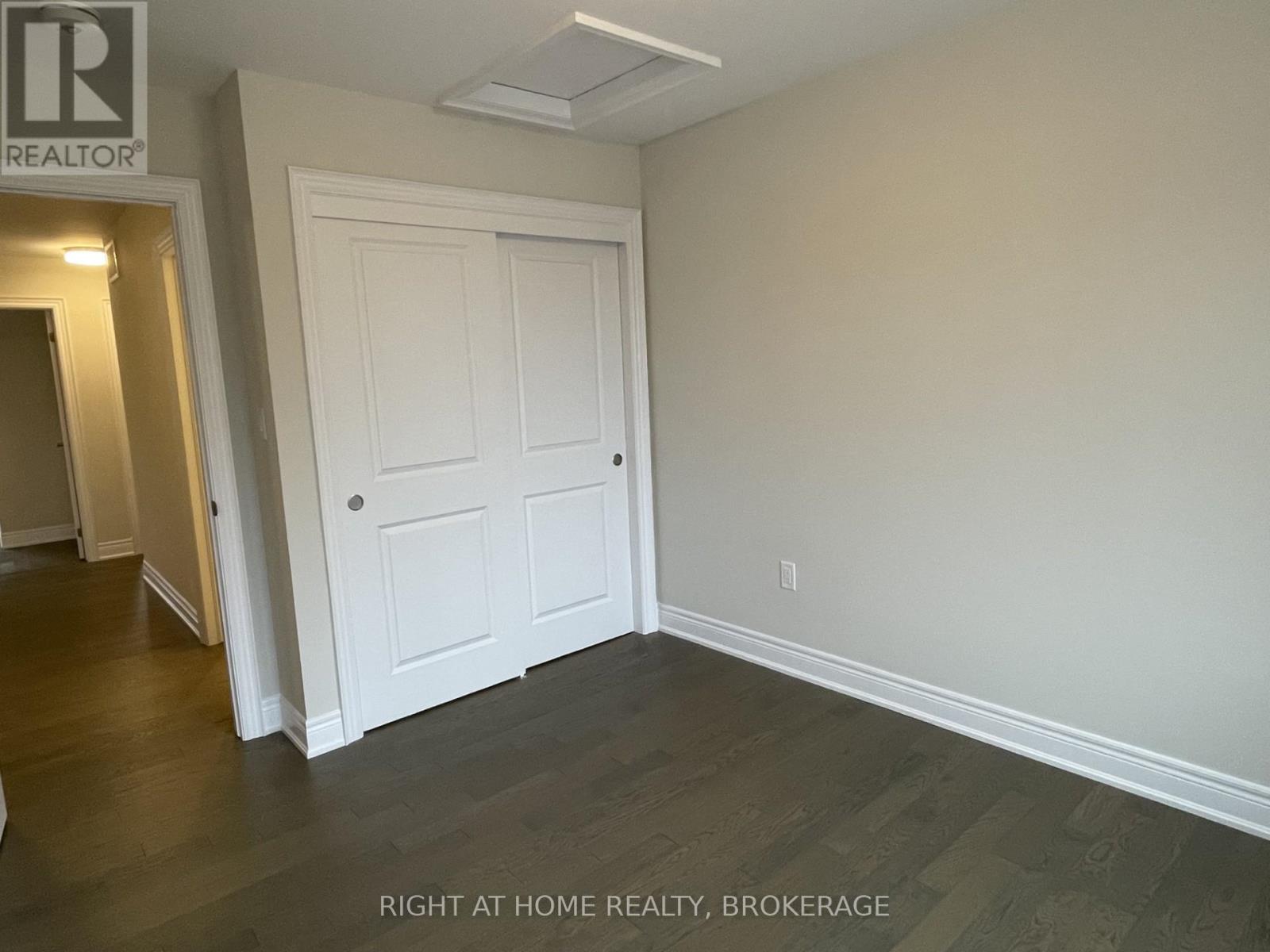 16 - 2184 Postmaster Drive, Oakville, Ontario  L6M 5T1 - Photo 10 - W12070812